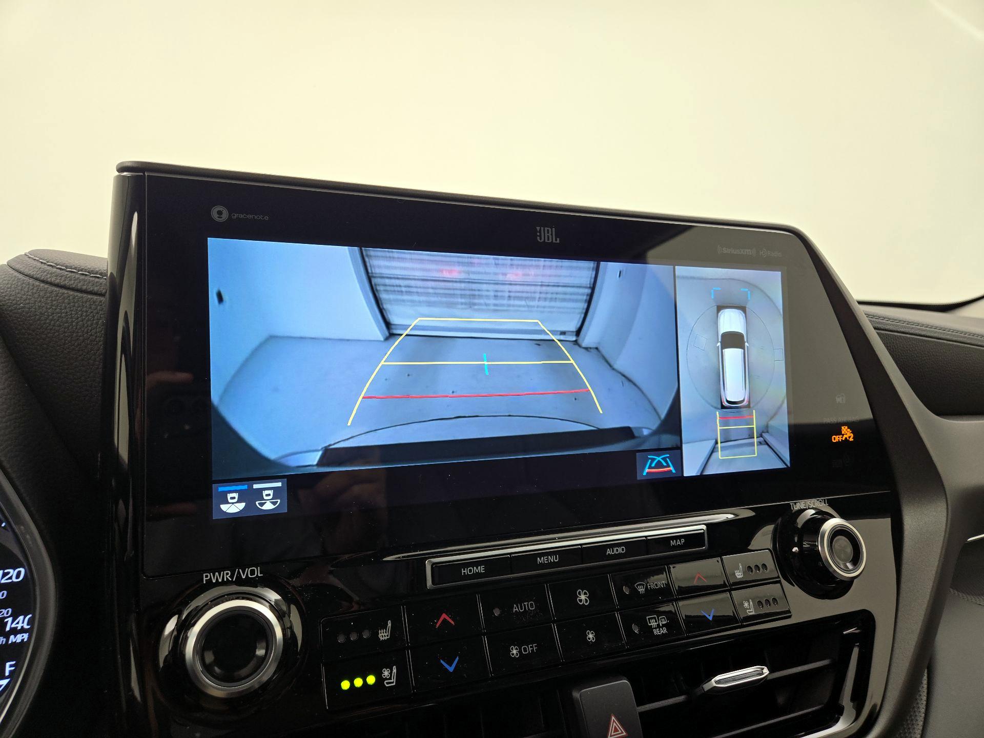 Thumbnail: 2020 Toyota Highlander - 15