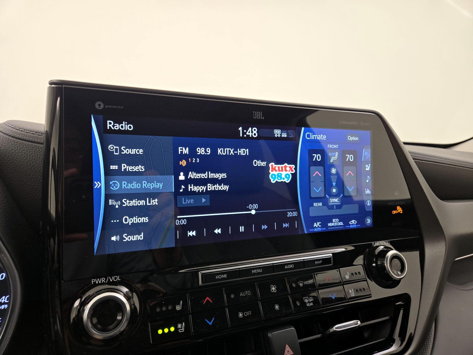 Thumbnail: 2020 Toyota Highlander - 16