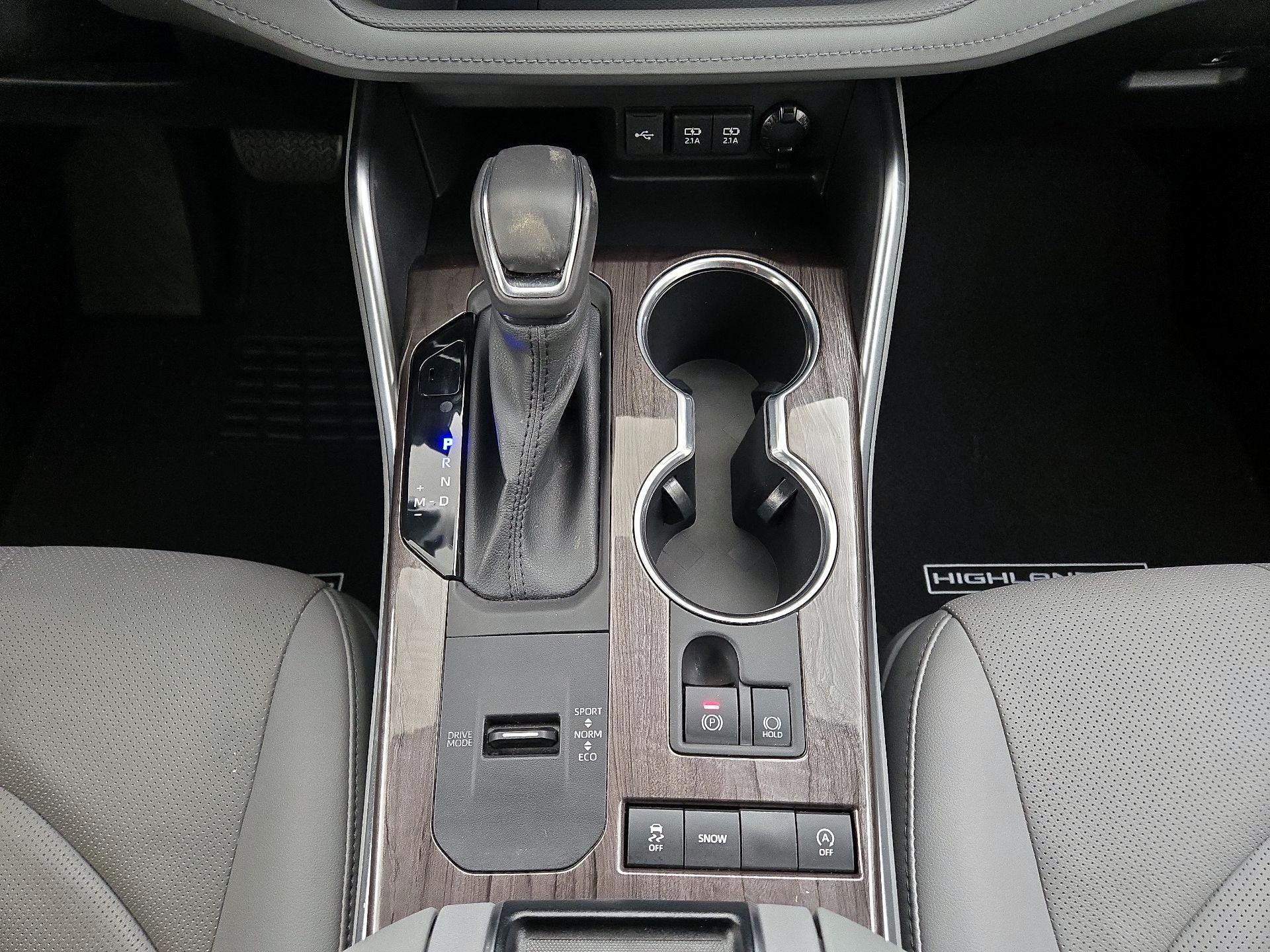 Thumbnail: 2020 Toyota Highlander - 18