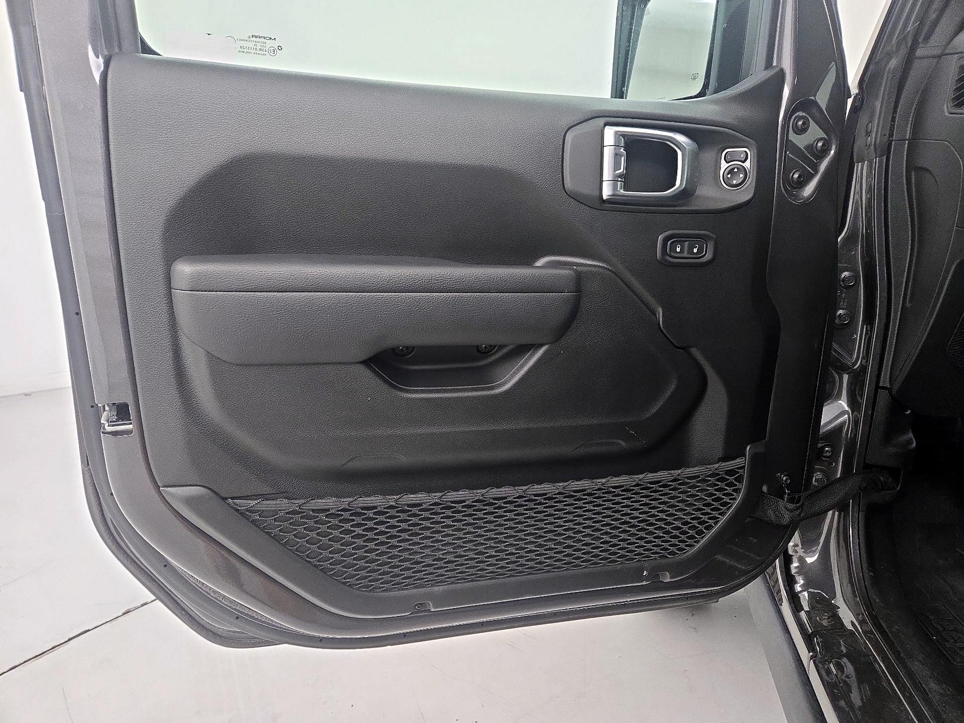 Thumbnail: 2025 Jeep Wrangler - 12