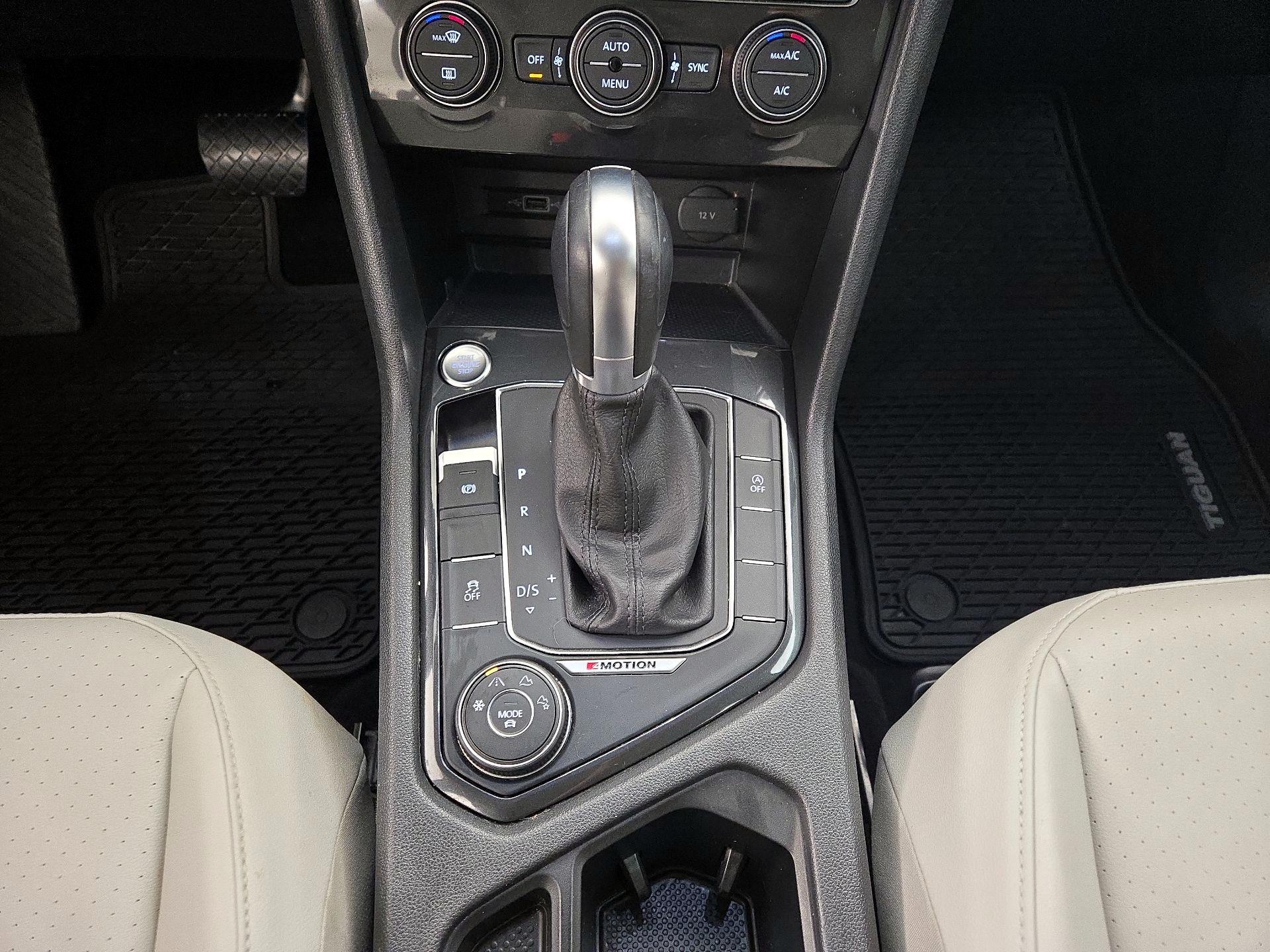 Thumbnail: 2018 Volkswagen Tiguan - 17