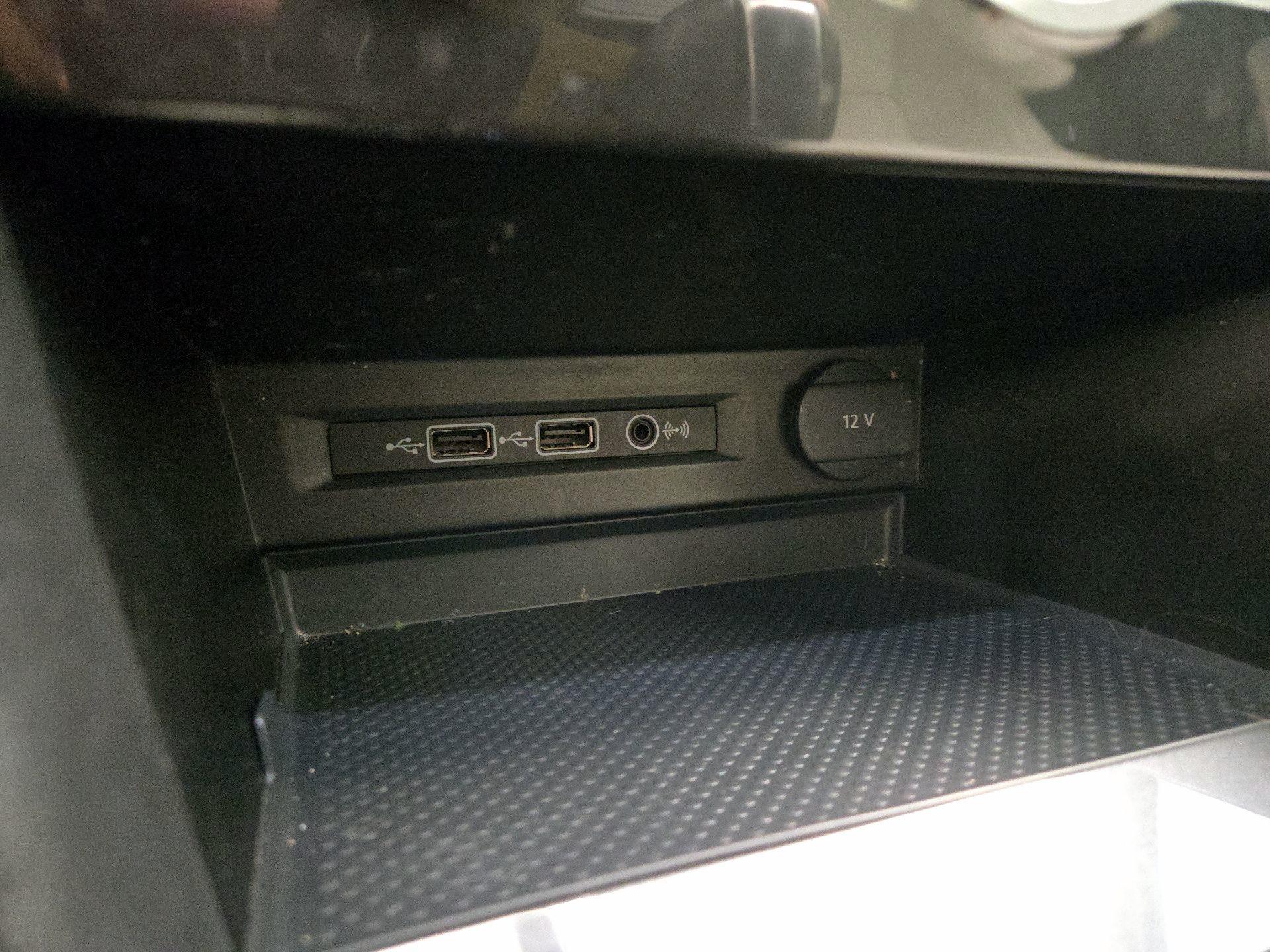 Thumbnail: 2018 Volkswagen Tiguan - 18