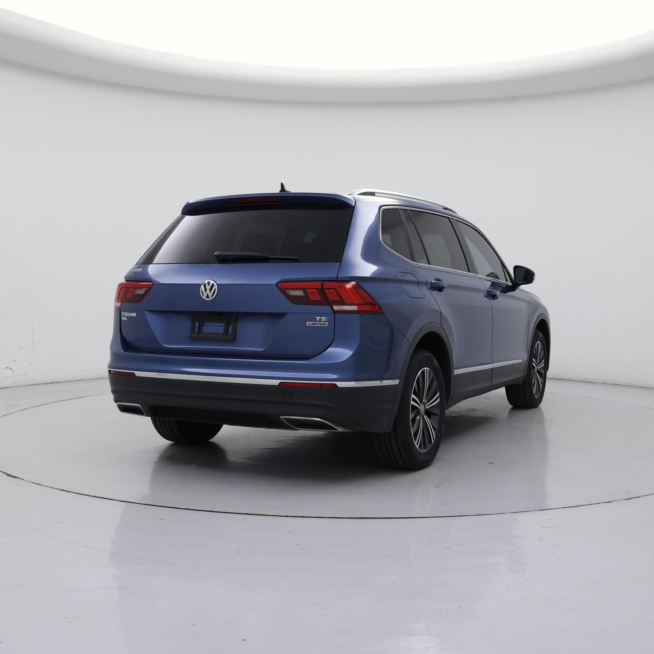 Thumbnail: 2018 Volkswagen Tiguan - 8