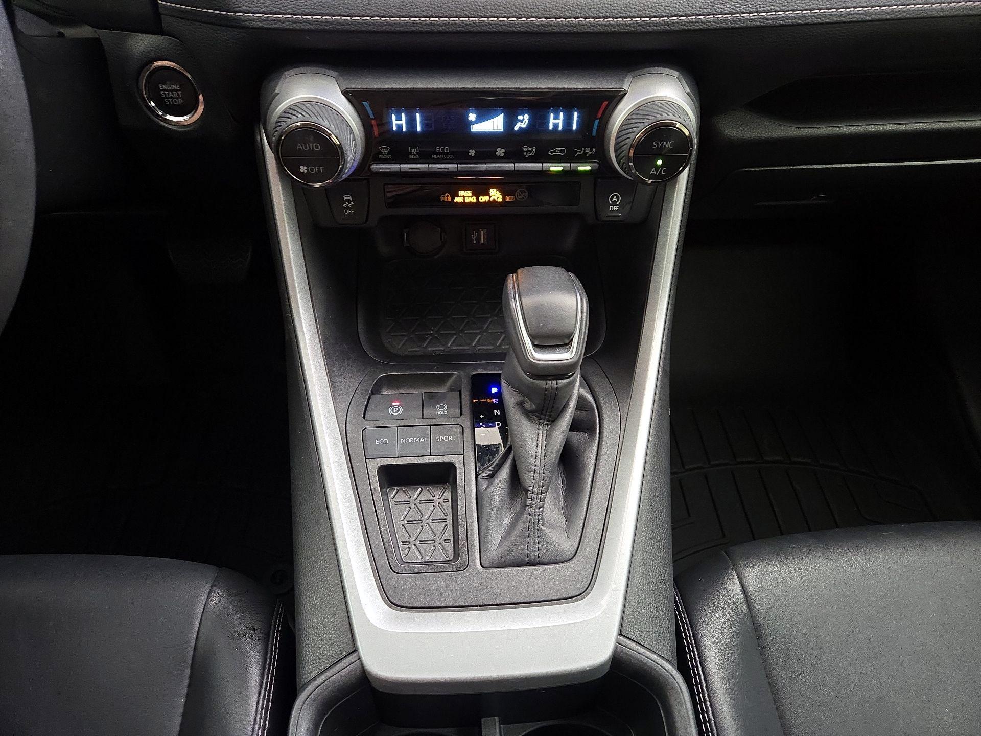 Thumbnail: 2024 Toyota RAV4 - 17