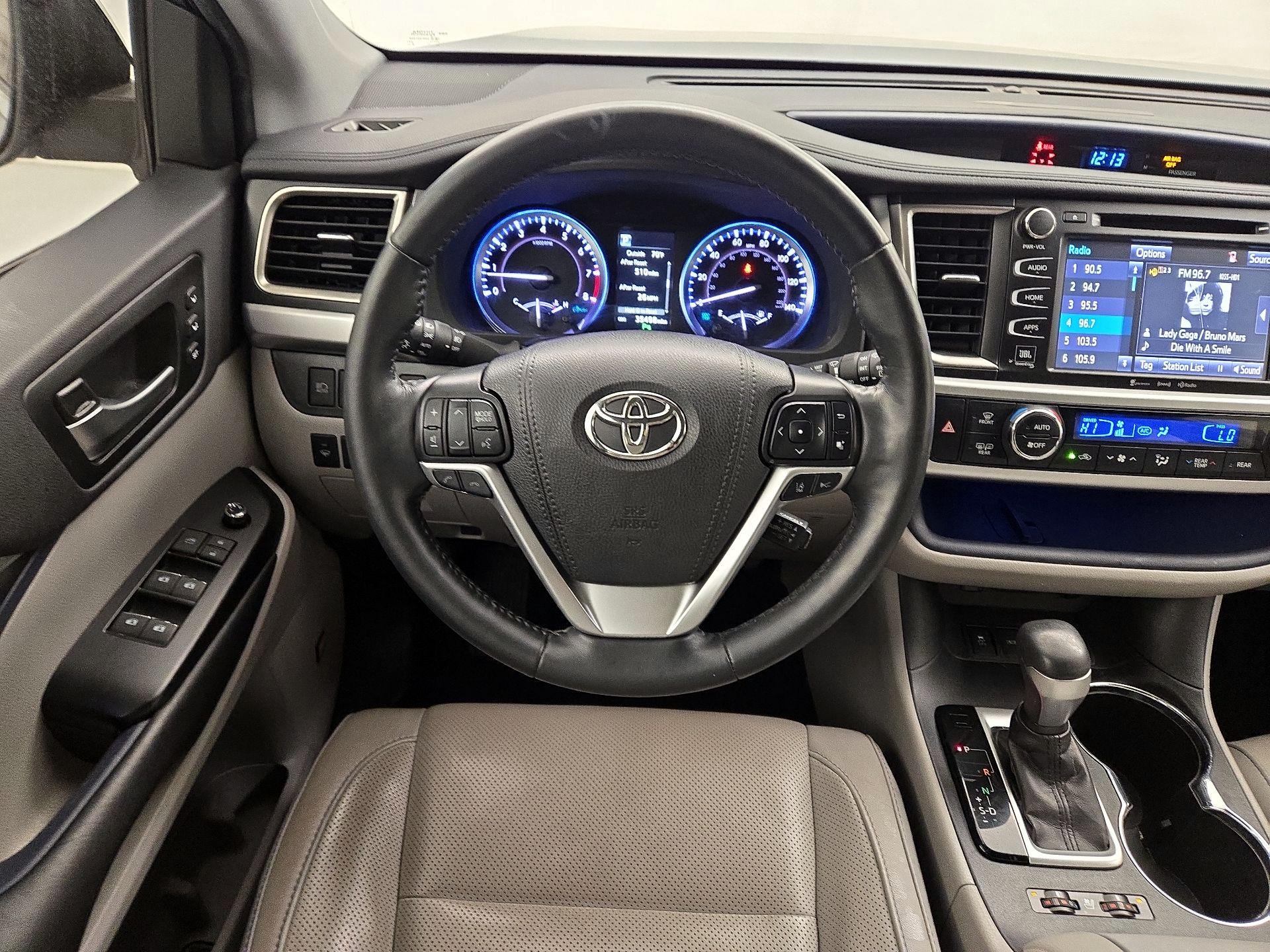 Thumbnail: 2019 Toyota Highlander - 10