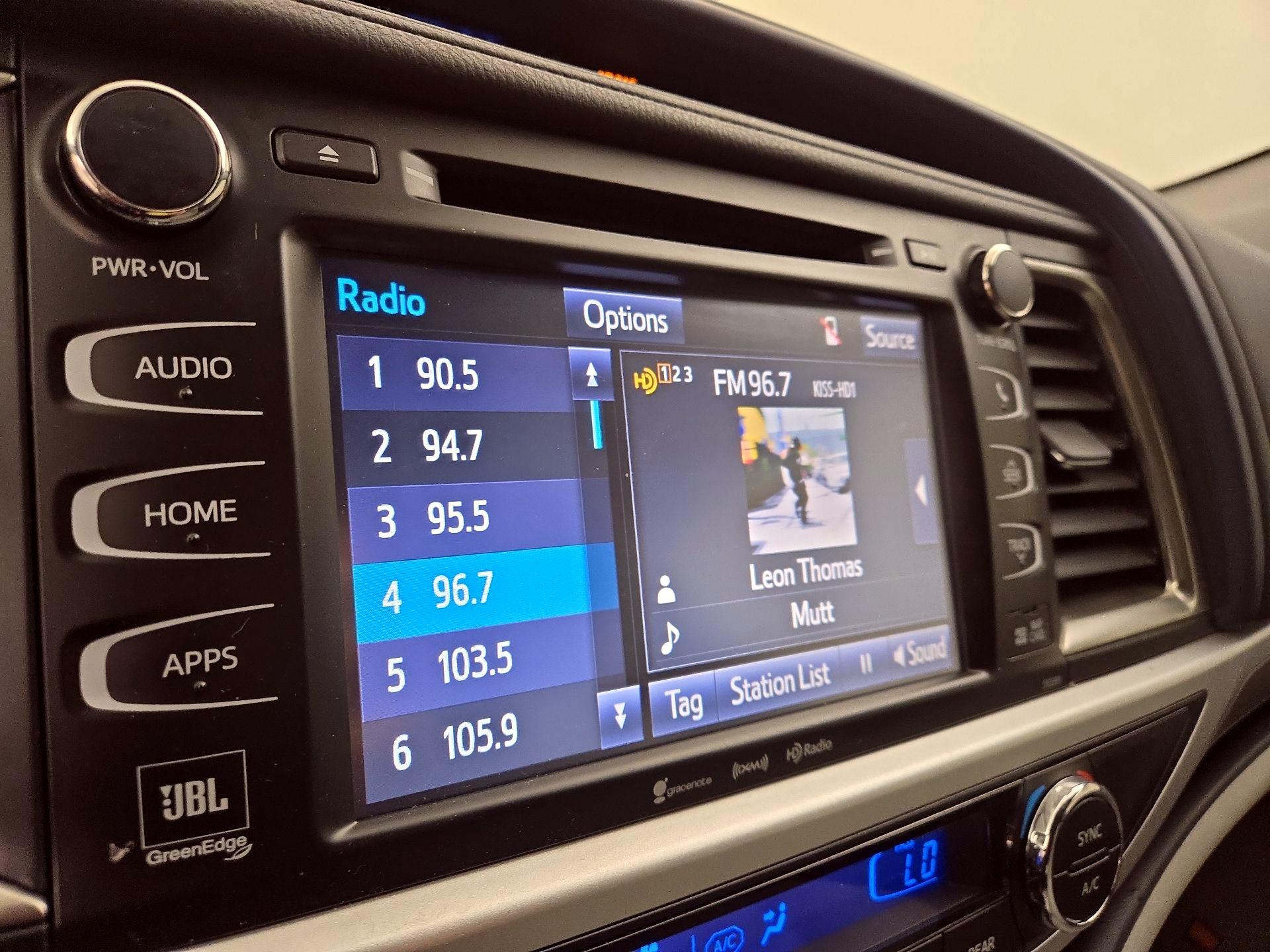 Thumbnail: 2019 Toyota Highlander - 15