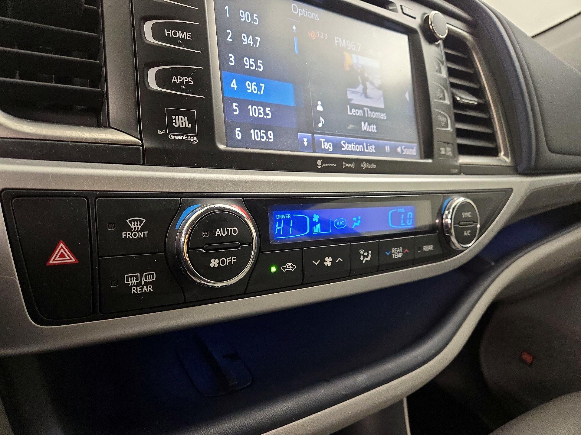 Thumbnail: 2019 Toyota Highlander - 16