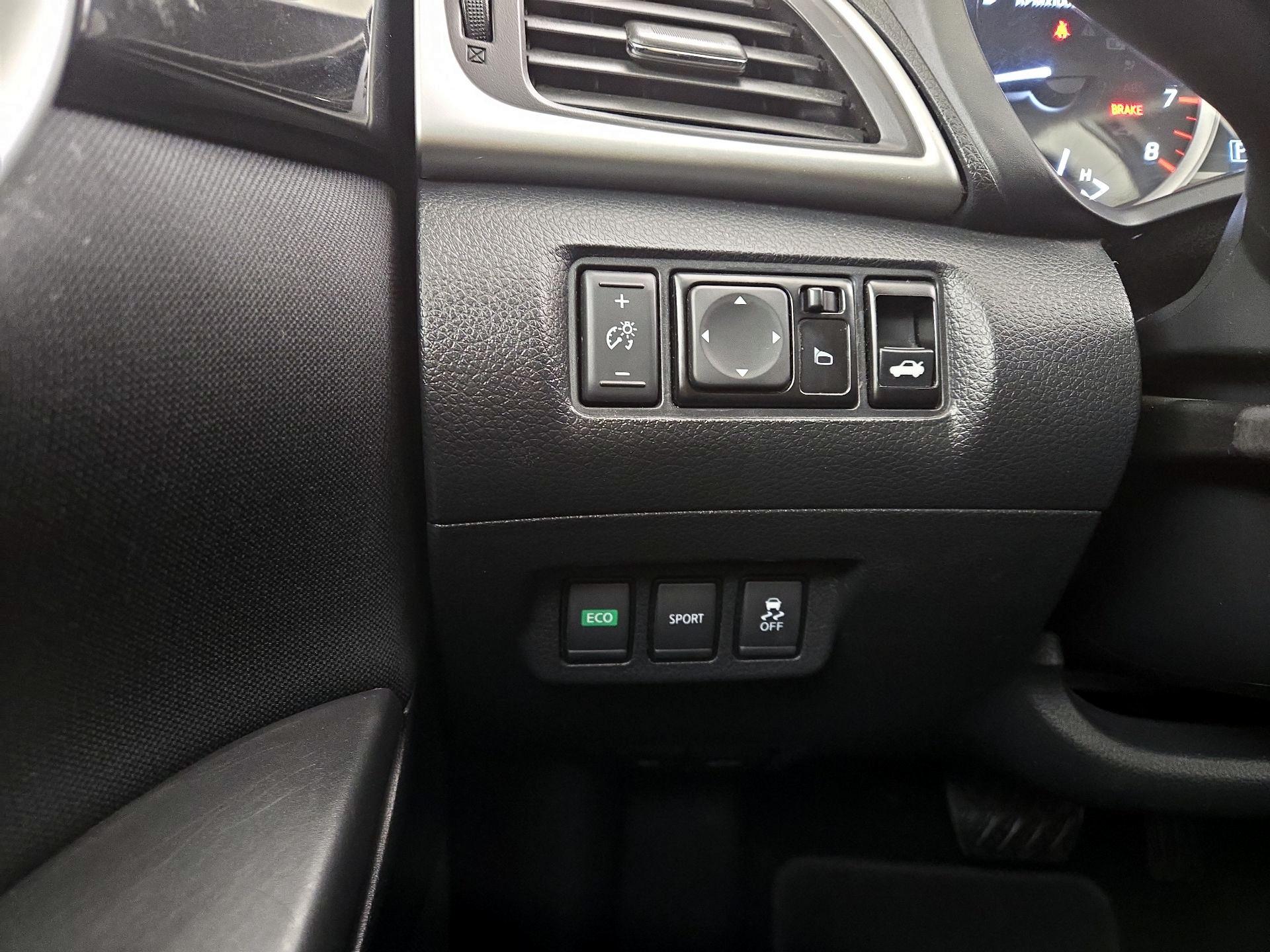 Thumbnail: 2017 Nissan Sentra - 13