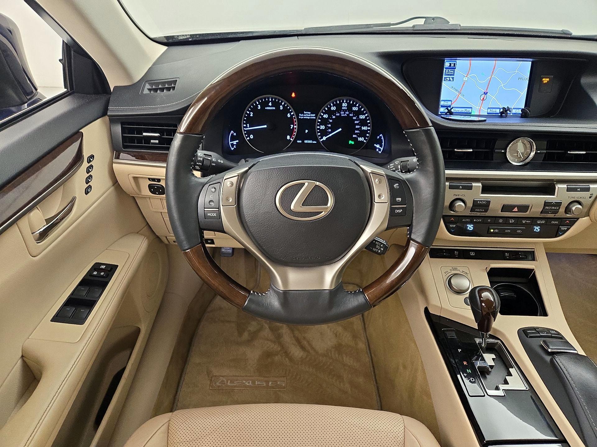 Thumbnail: 2014 Lexus ES - 10