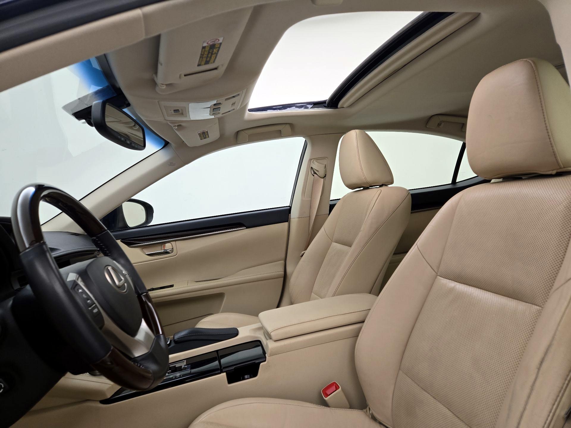 Thumbnail: 2014 Lexus ES - 20