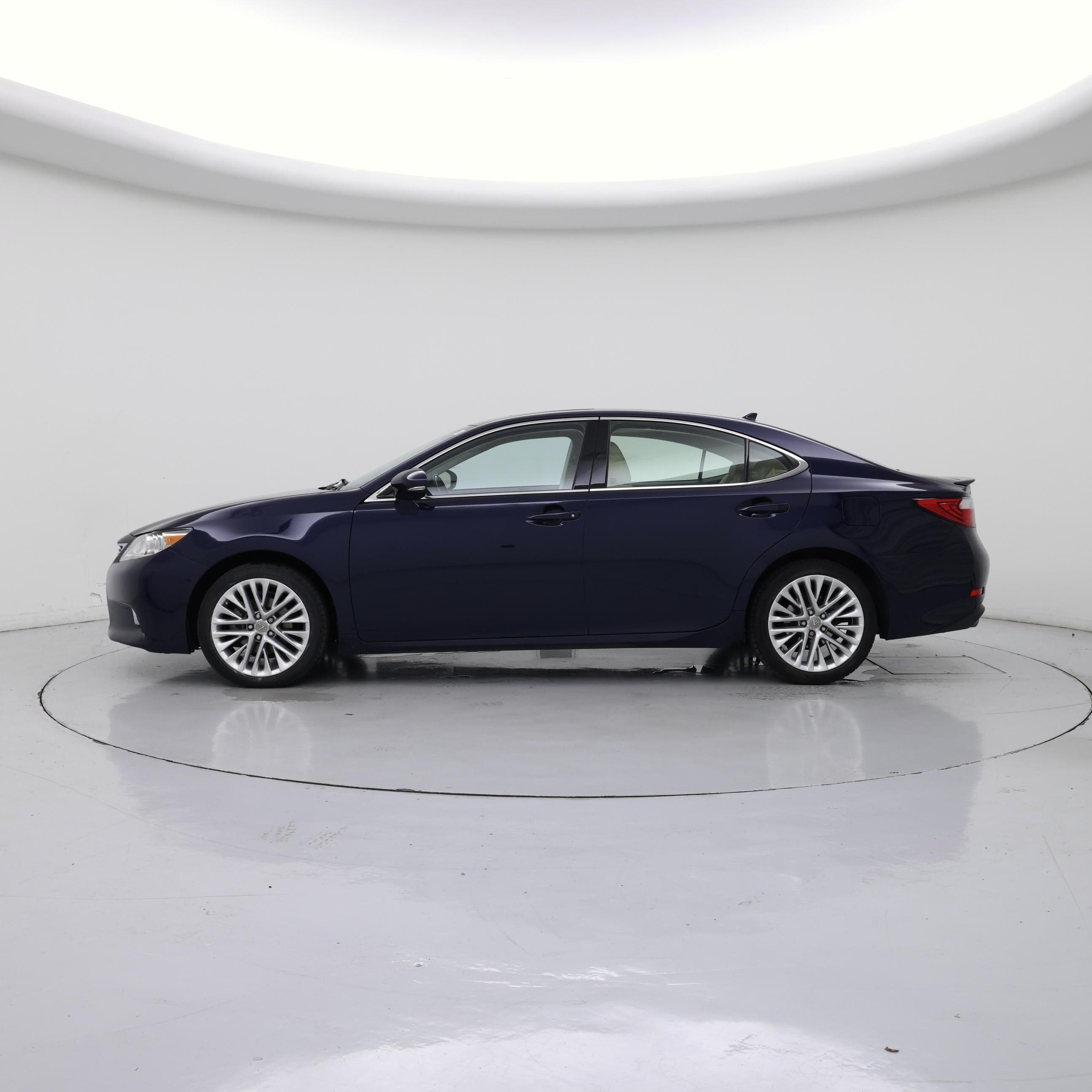 Thumbnail: 2014 Lexus ES - 3