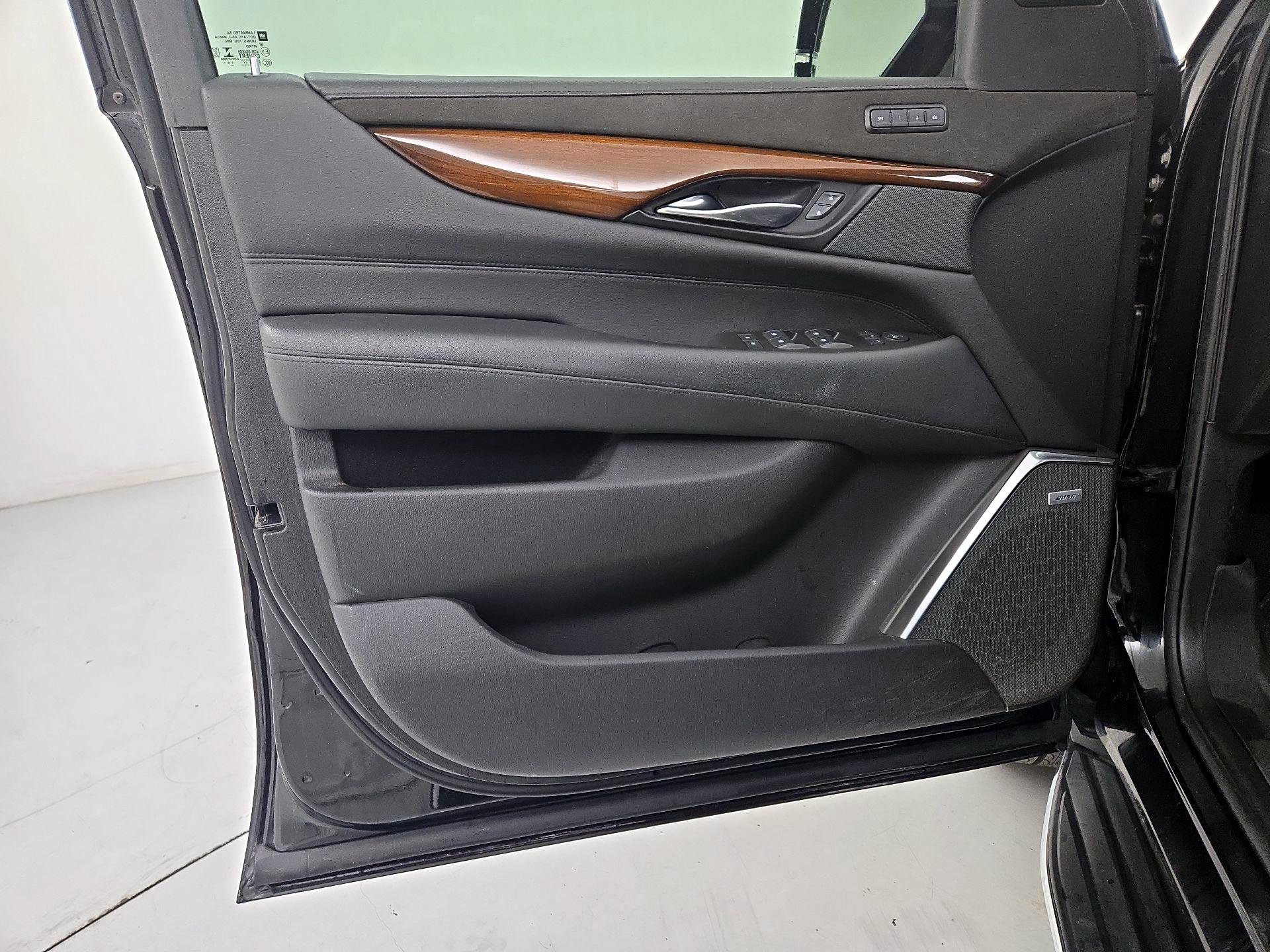 Thumbnail: 2020 Cadillac Escalade - 12