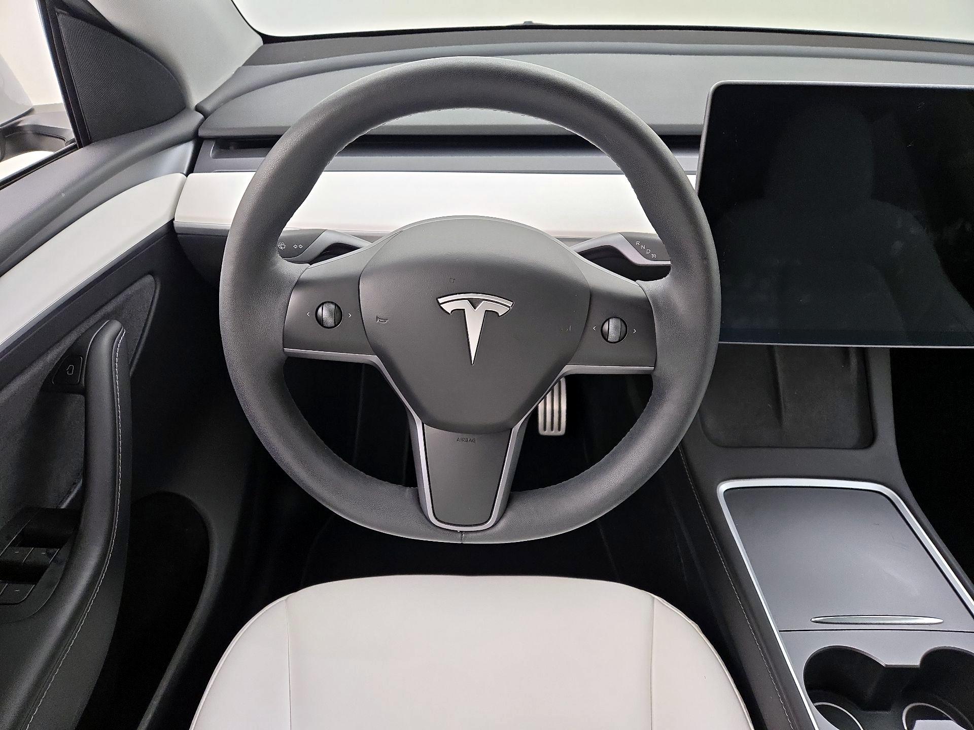 Thumbnail: 2023 Tesla Model Y - 10