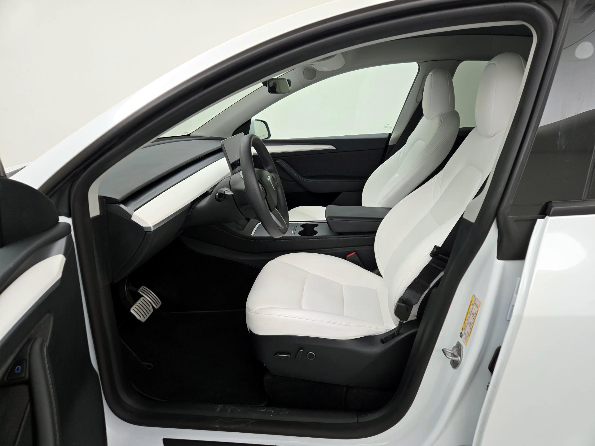 Thumbnail: 2023 Tesla Model Y - 11