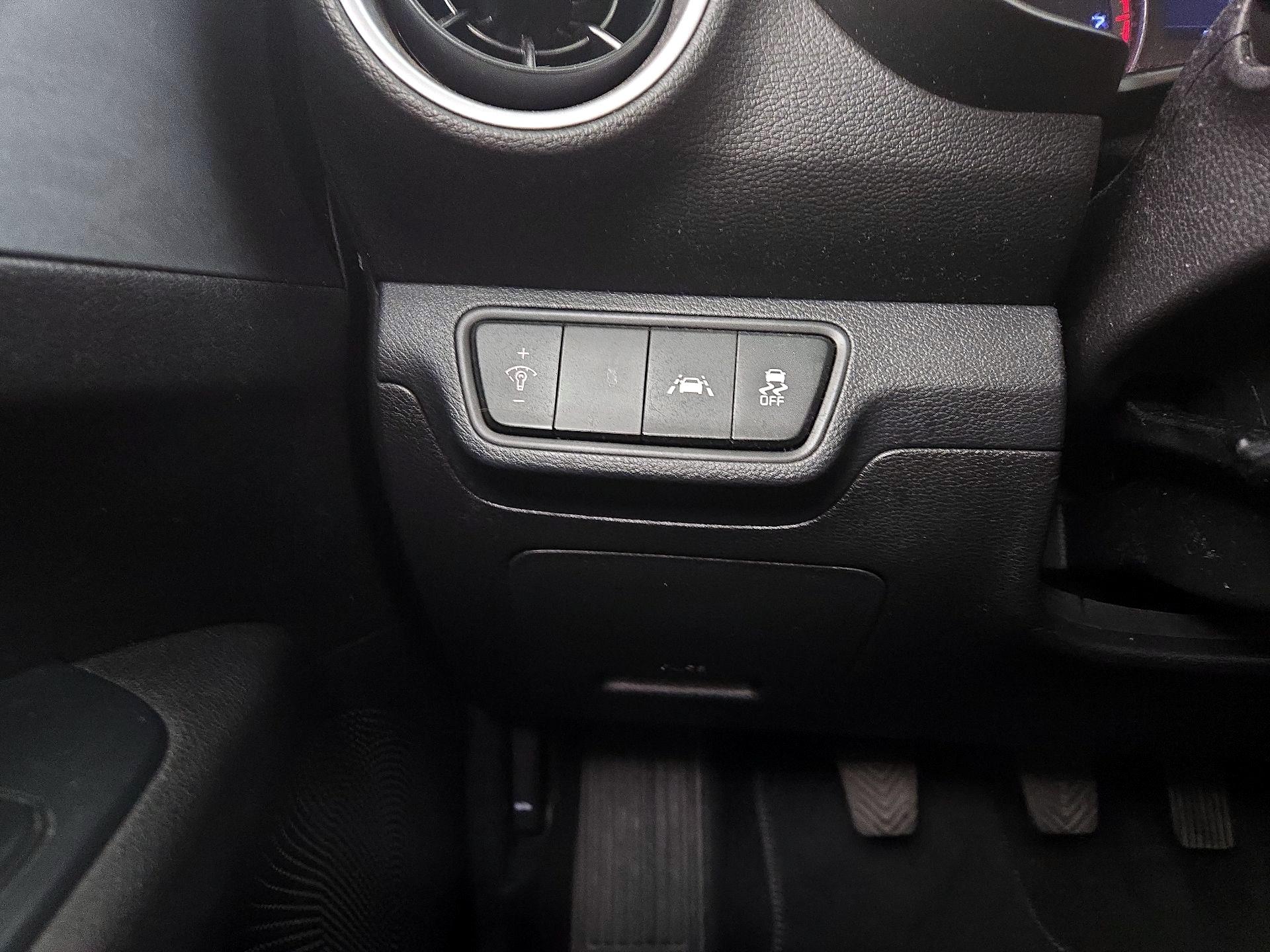 Thumbnail: 2020 Kia Forte - 13