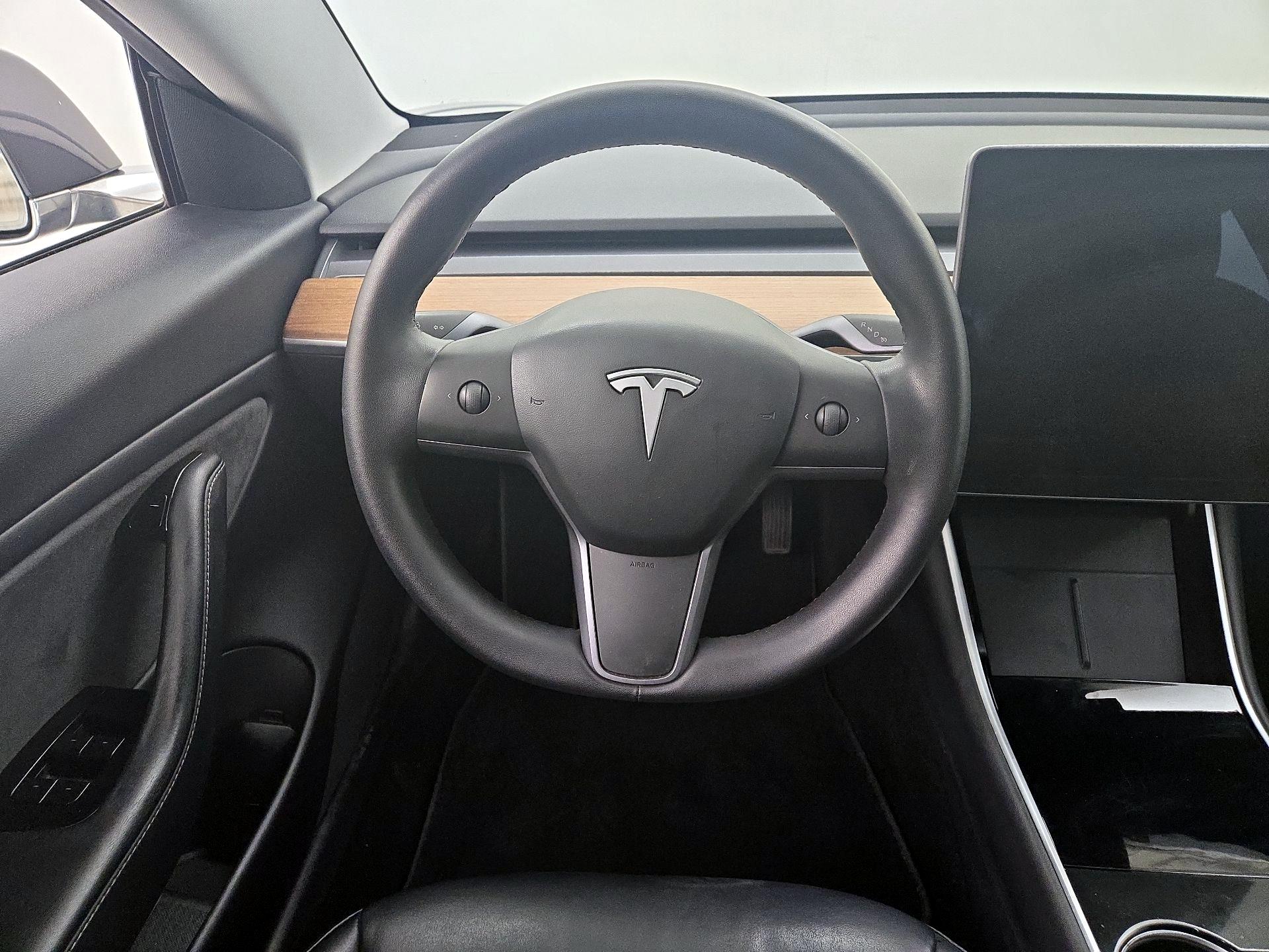 Thumbnail: 2020 Tesla Model 3 - 10