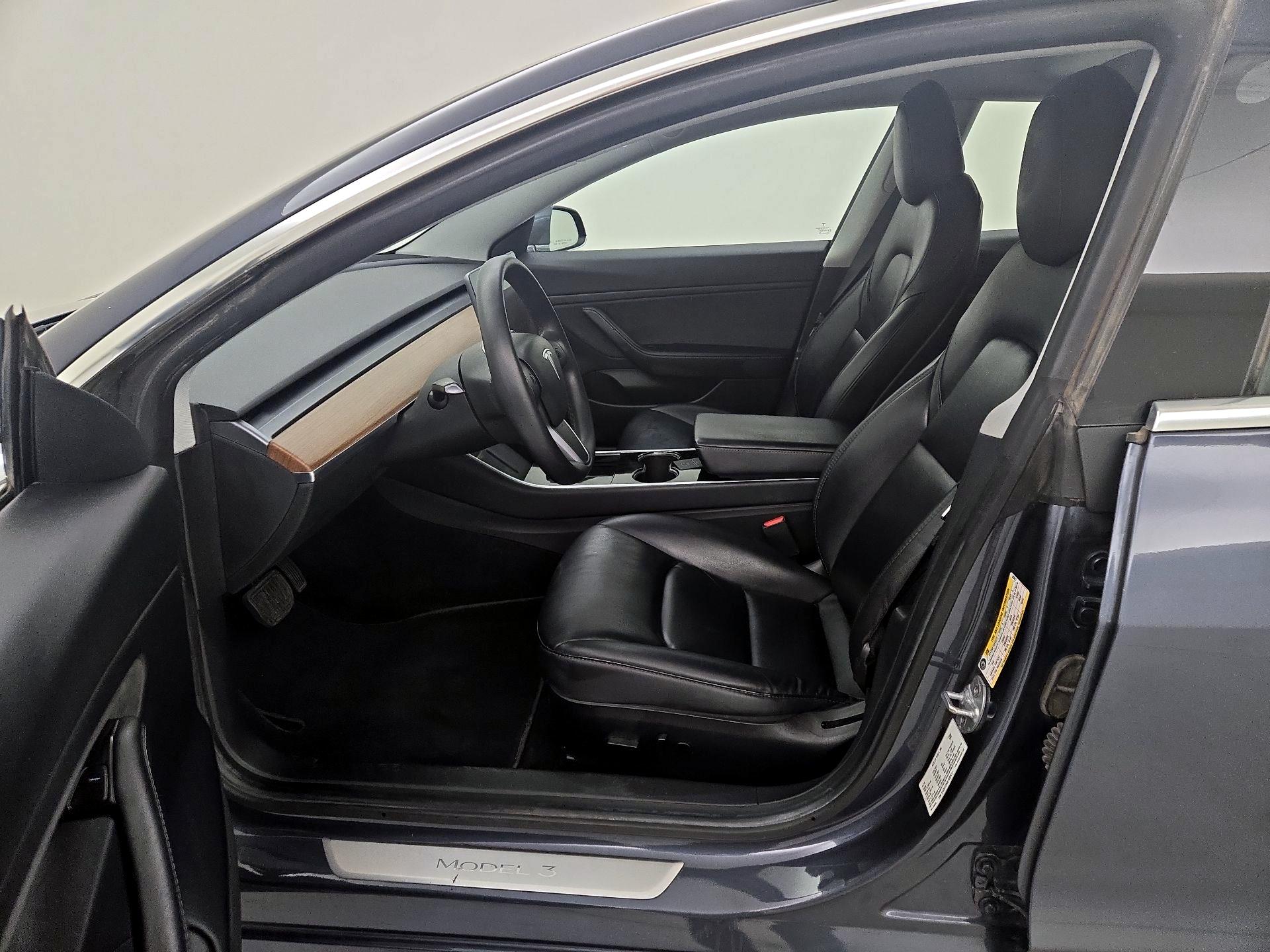 Thumbnail: 2020 Tesla Model 3 - 11