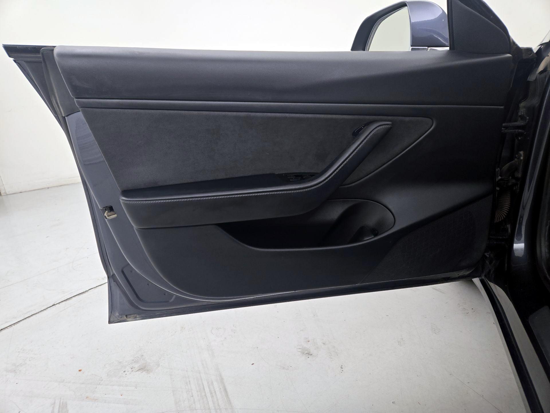 Thumbnail: 2020 Tesla Model 3 - 12