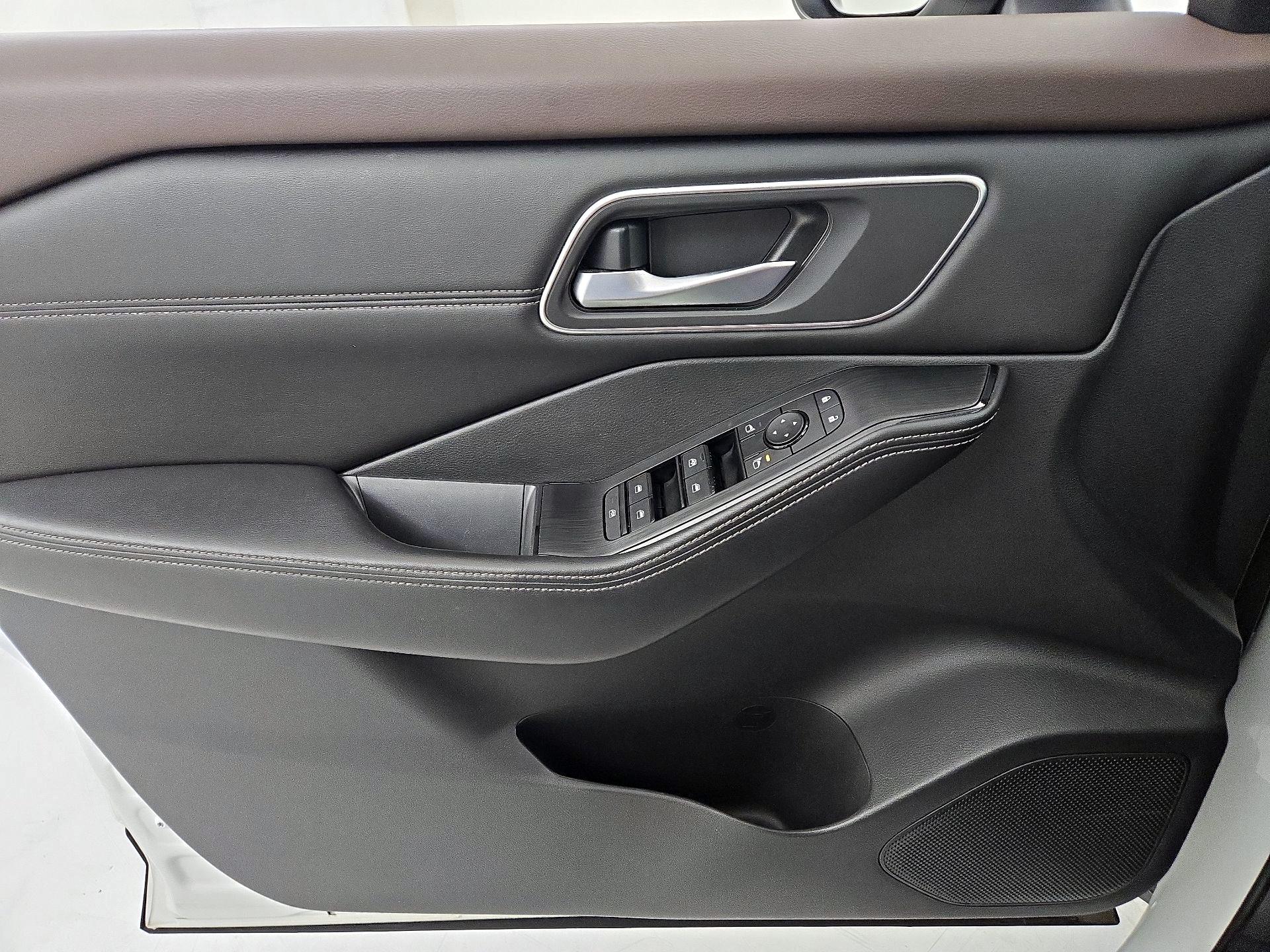 Thumbnail: 2021 Nissan Rogue - 12