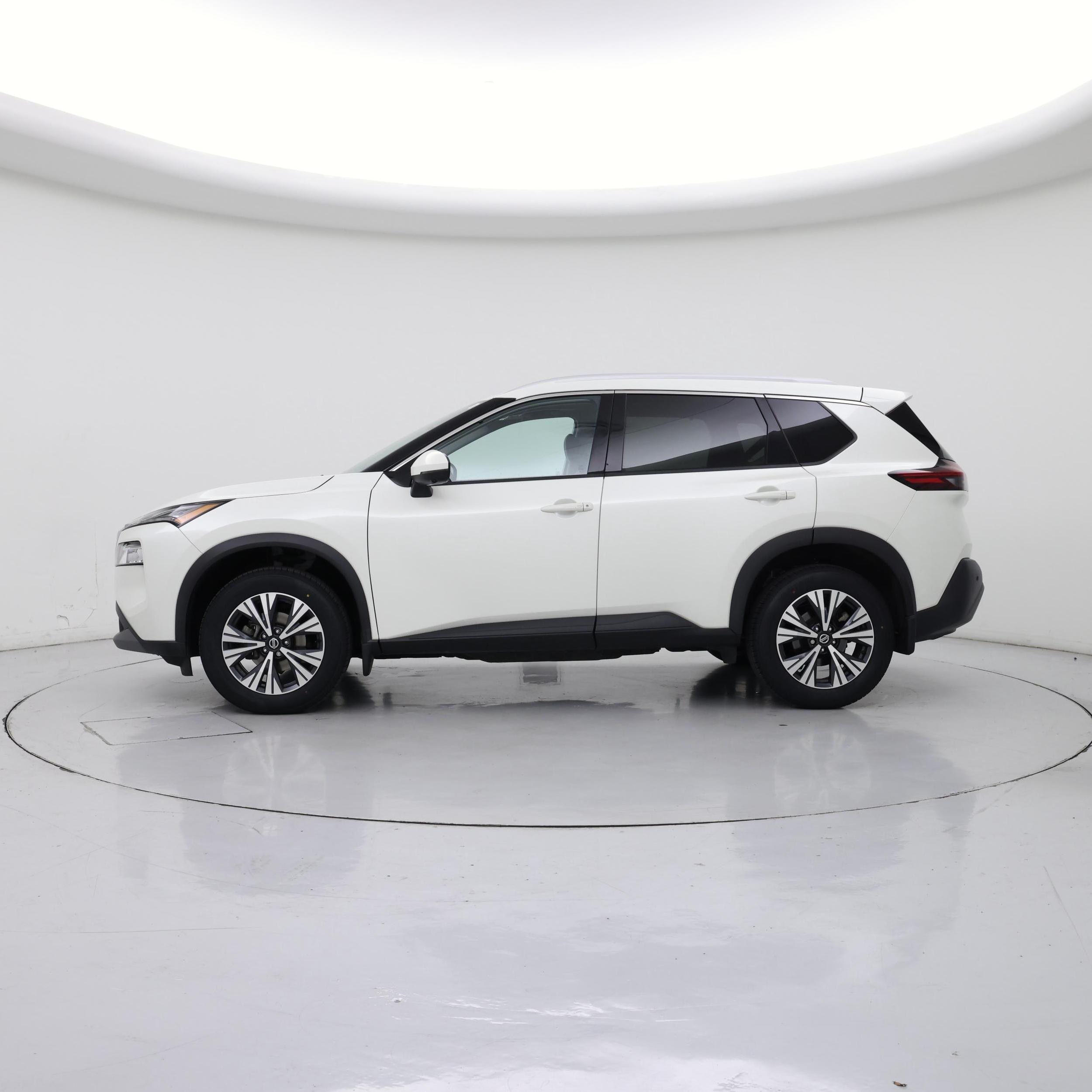 Thumbnail: 2021 Nissan Rogue - 3