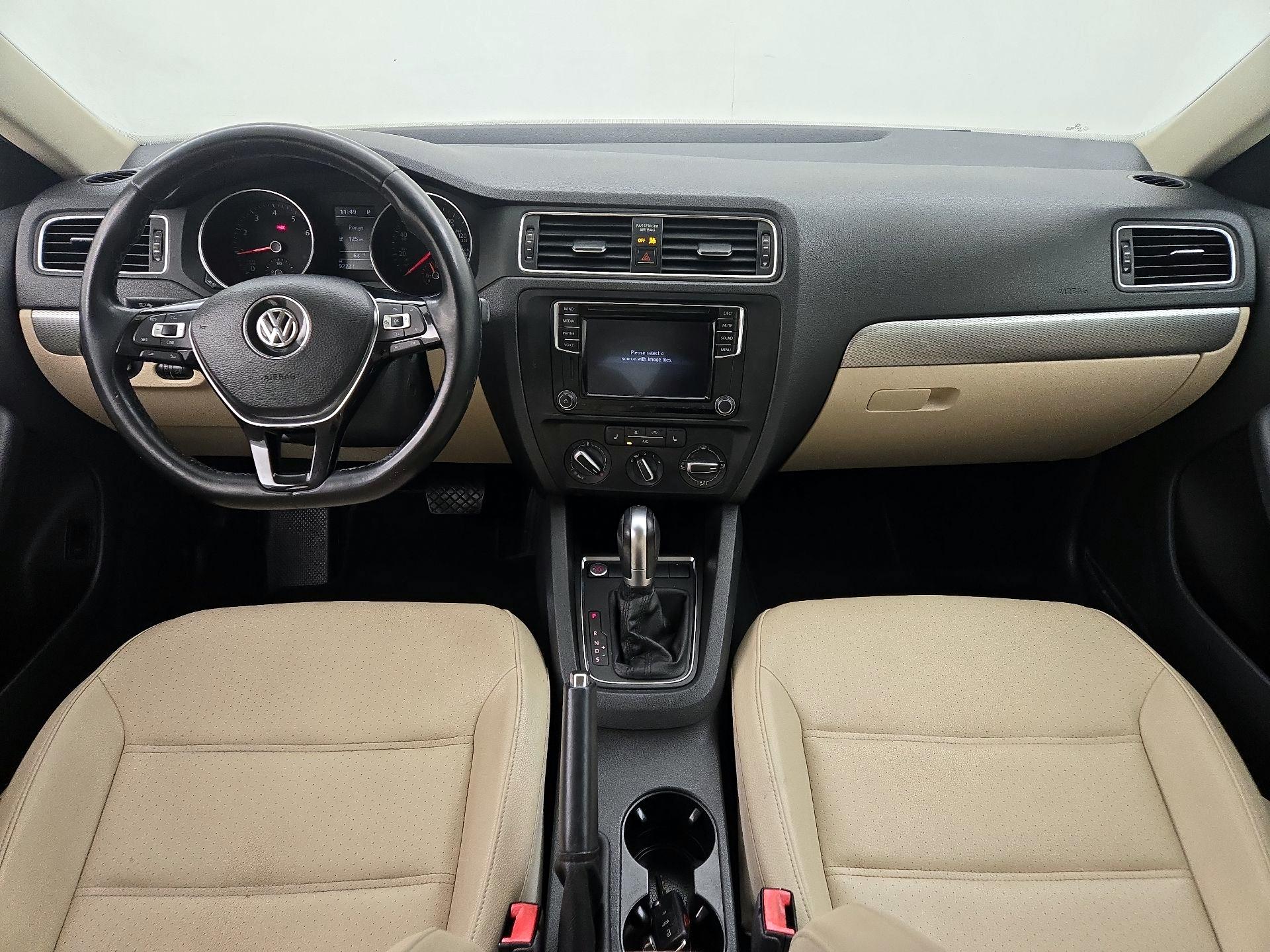 Thumbnail: 2017 Volkswagen Jetta - 9