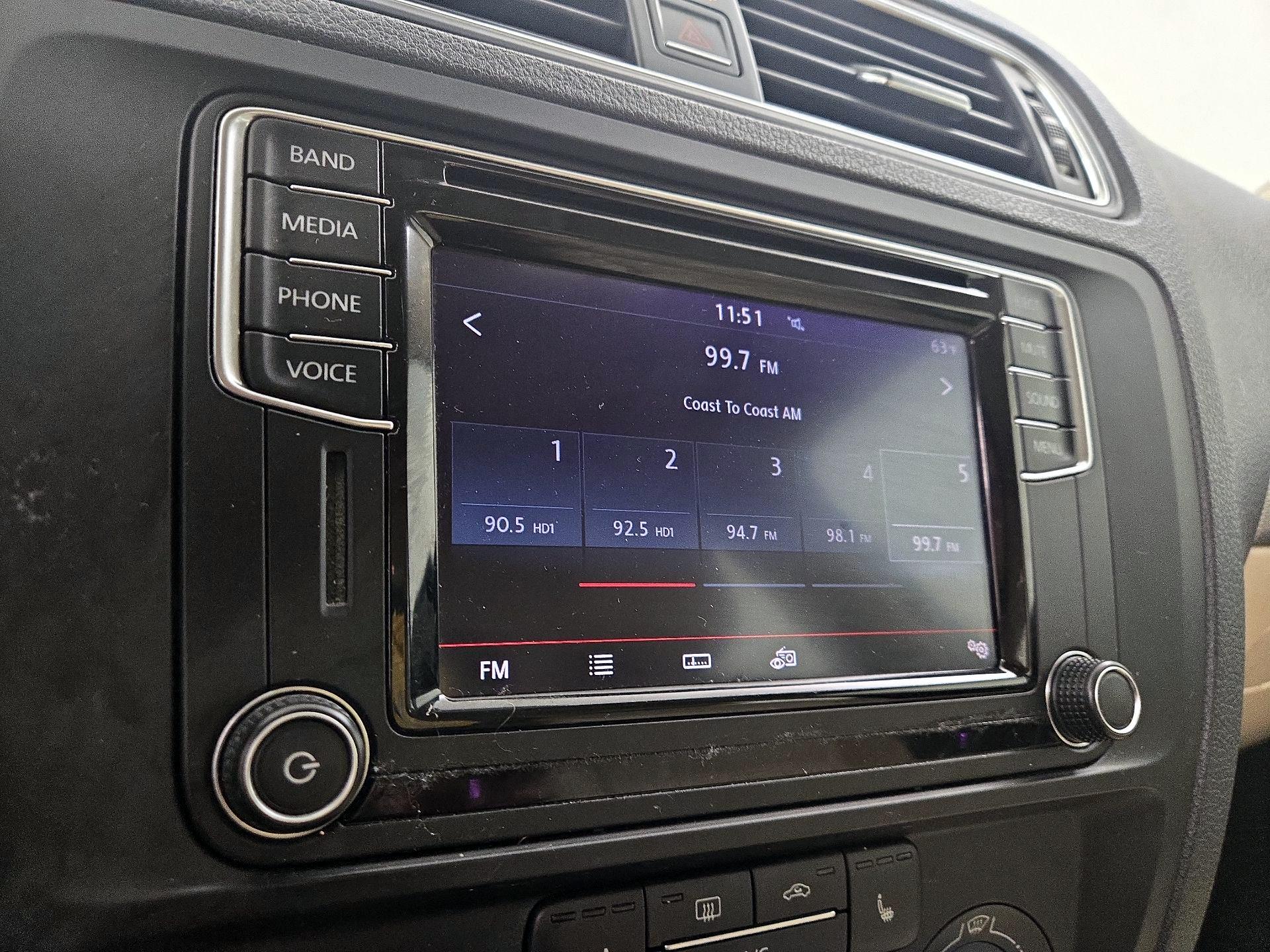 Thumbnail: 2017 Volkswagen Jetta - 15