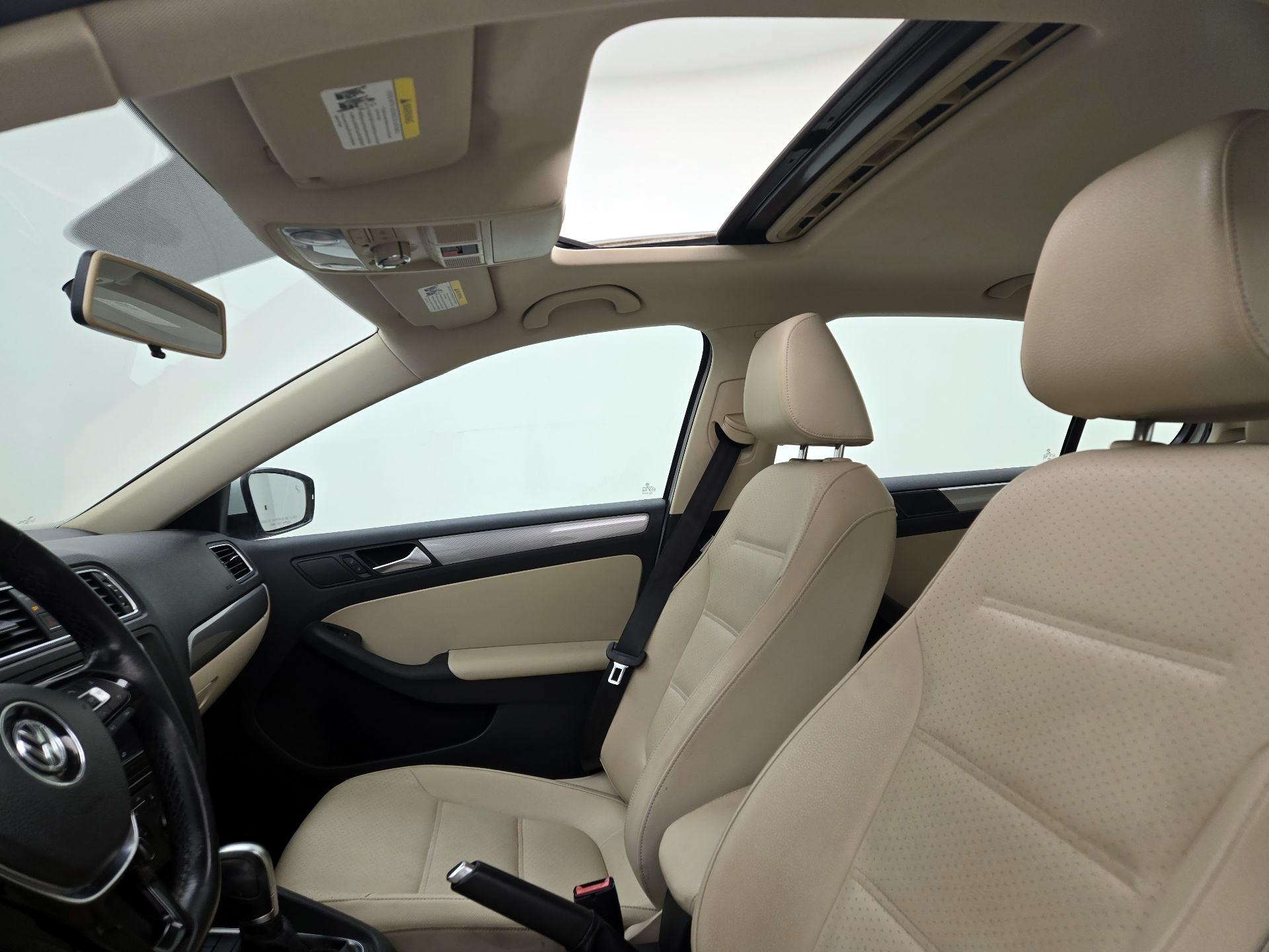 Thumbnail: 2017 Volkswagen Jetta - 19