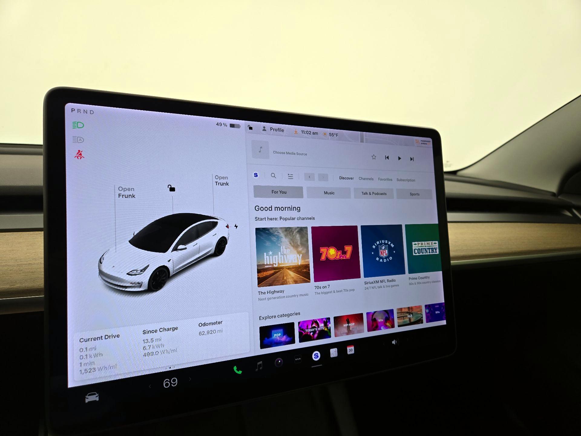Thumbnail: 2021 Tesla Model 3 - 15