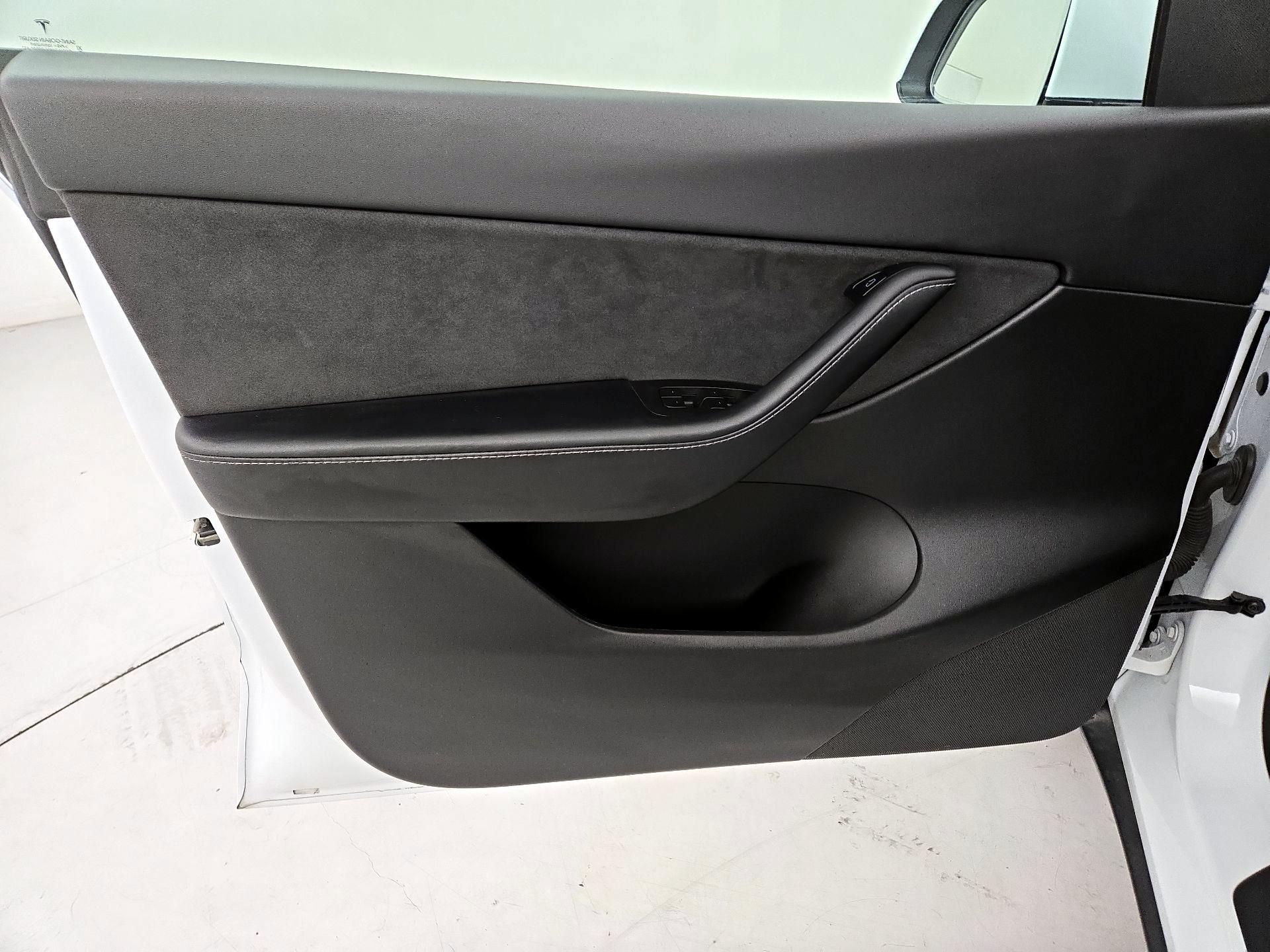 Thumbnail: 2021 Tesla Model Y - 12