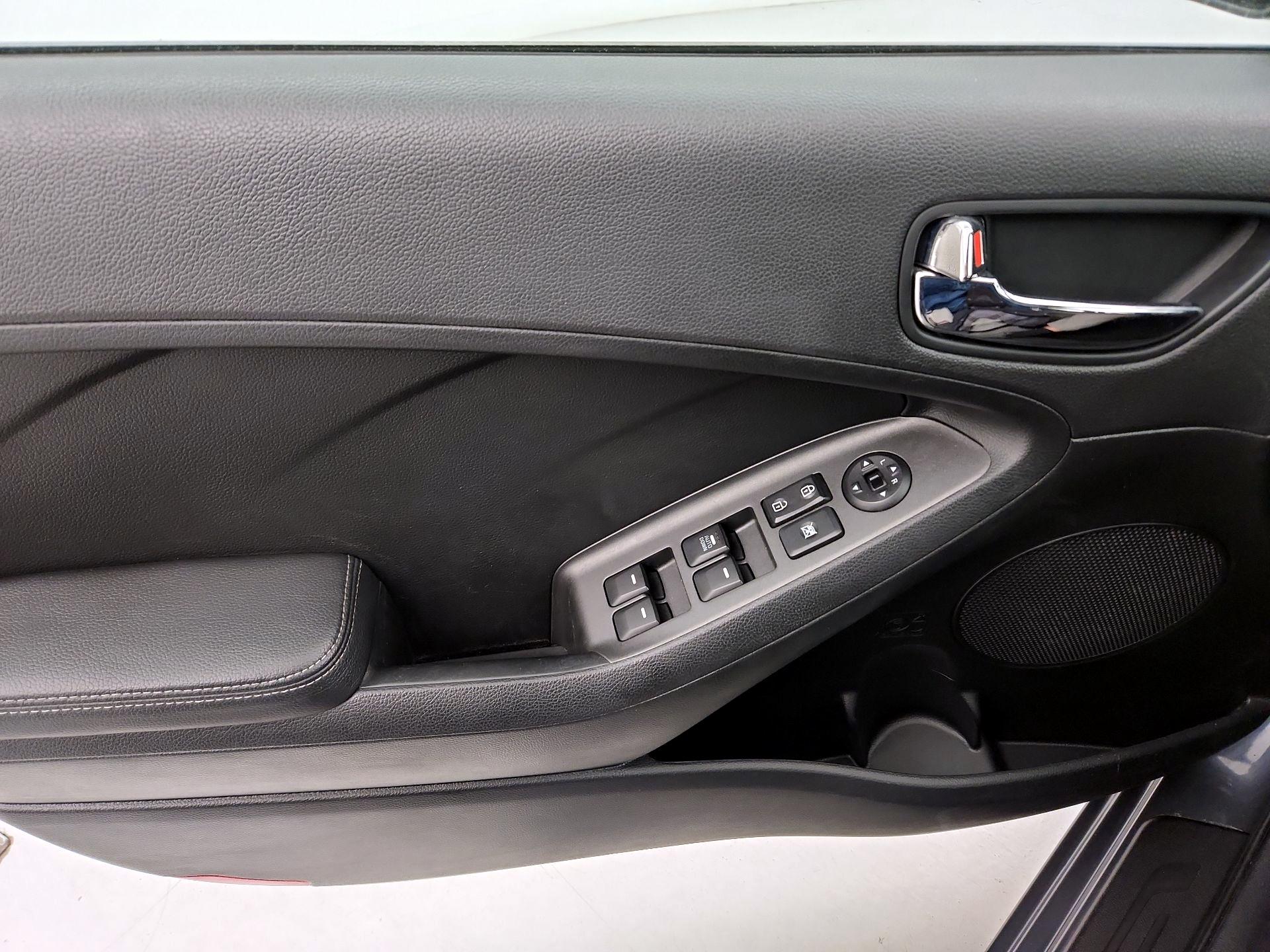 Thumbnail: 2014 Kia Forte - 12