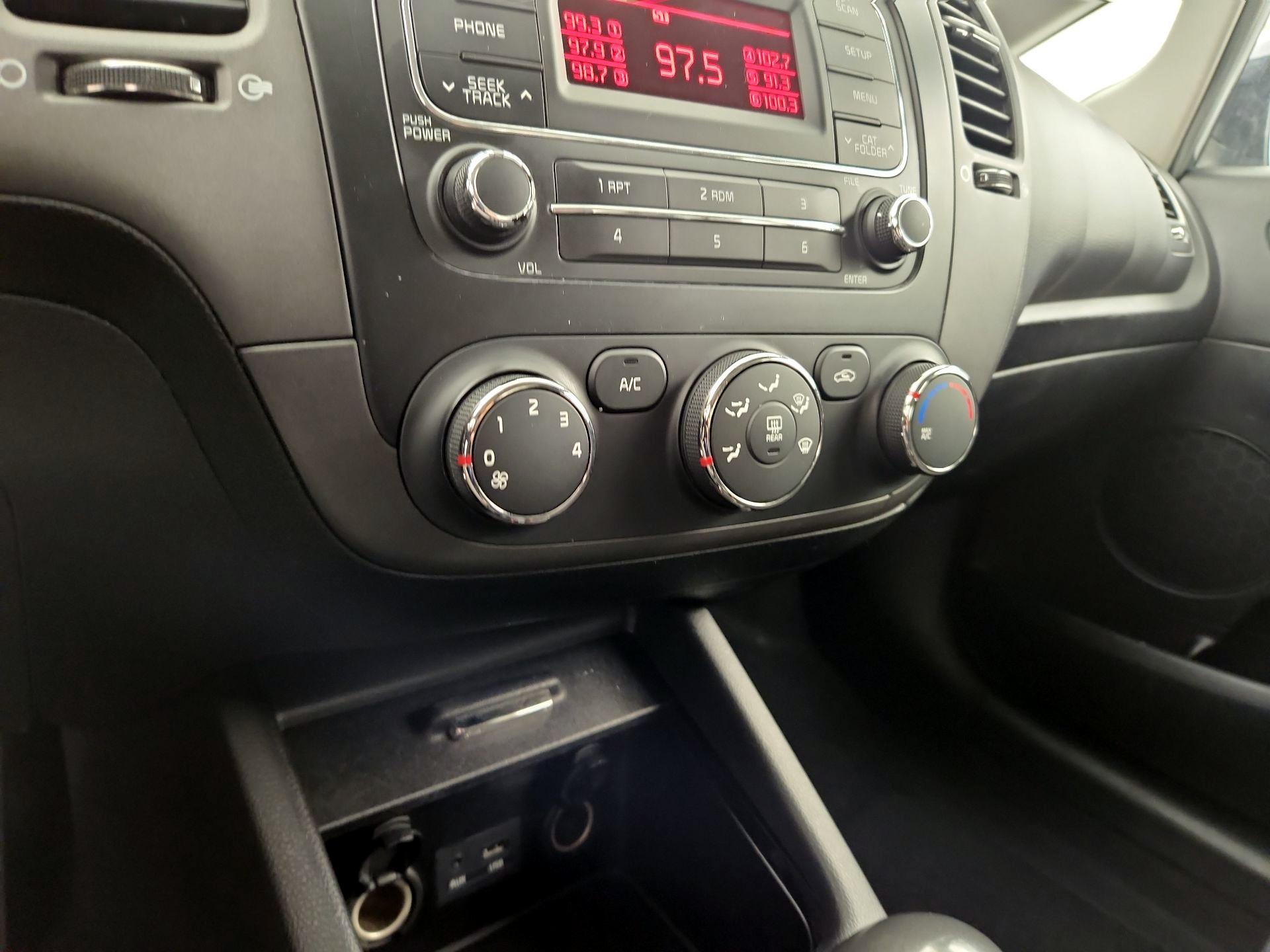 Thumbnail: 2014 Kia Forte - 15