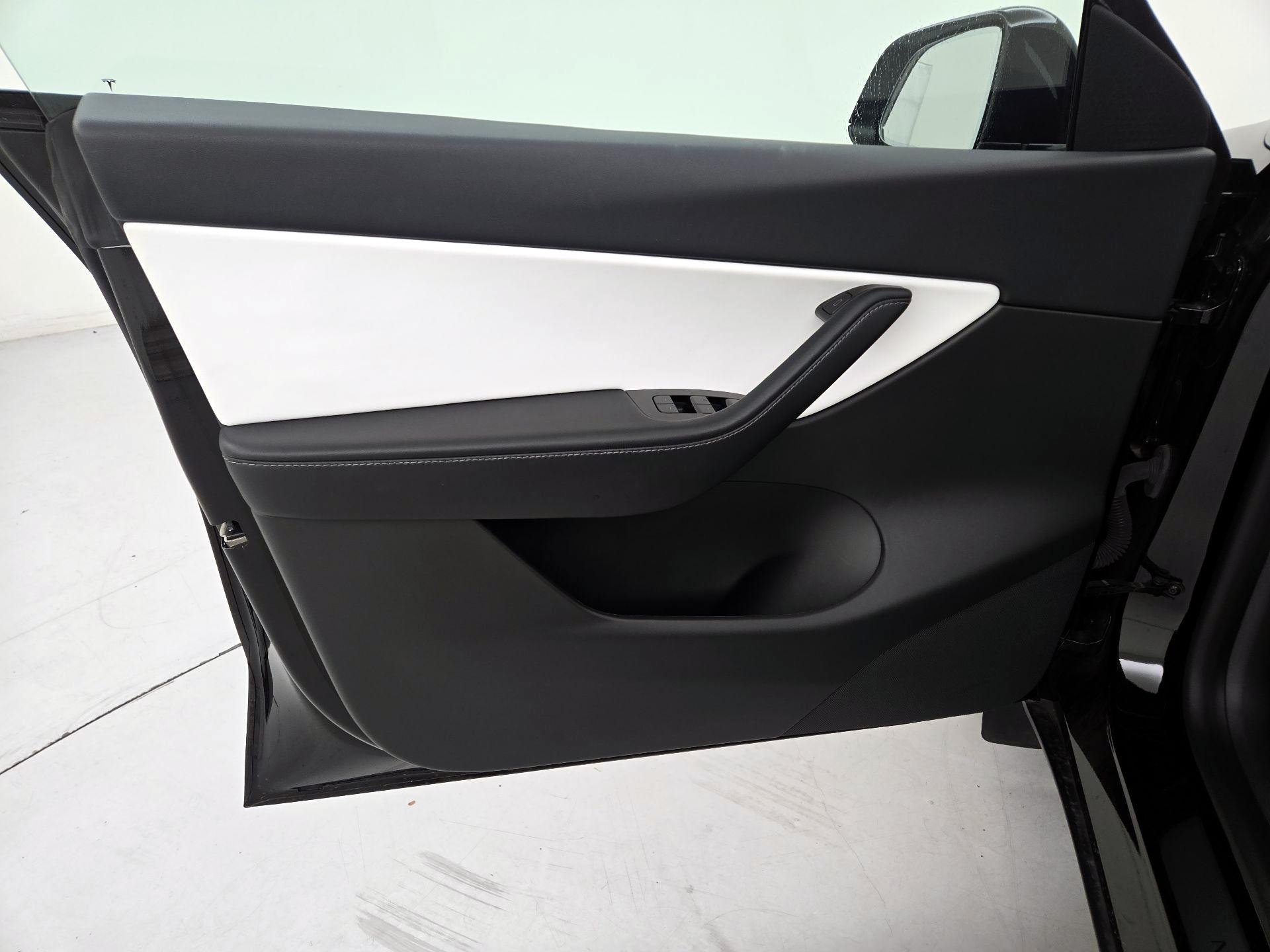 Thumbnail: 2021 Tesla Model Y - 12