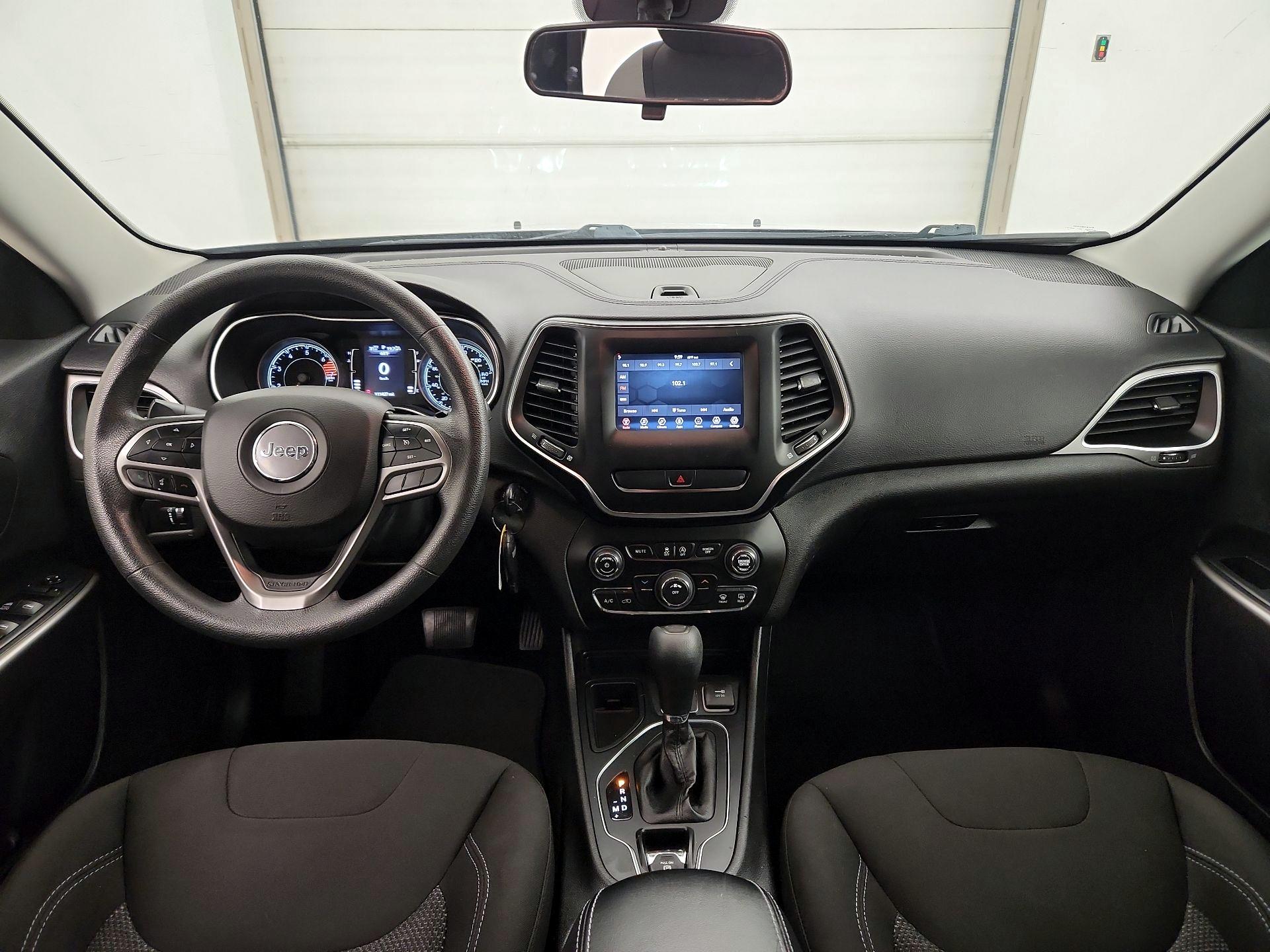 Thumbnail: 2019 Jeep Cherokee - 9