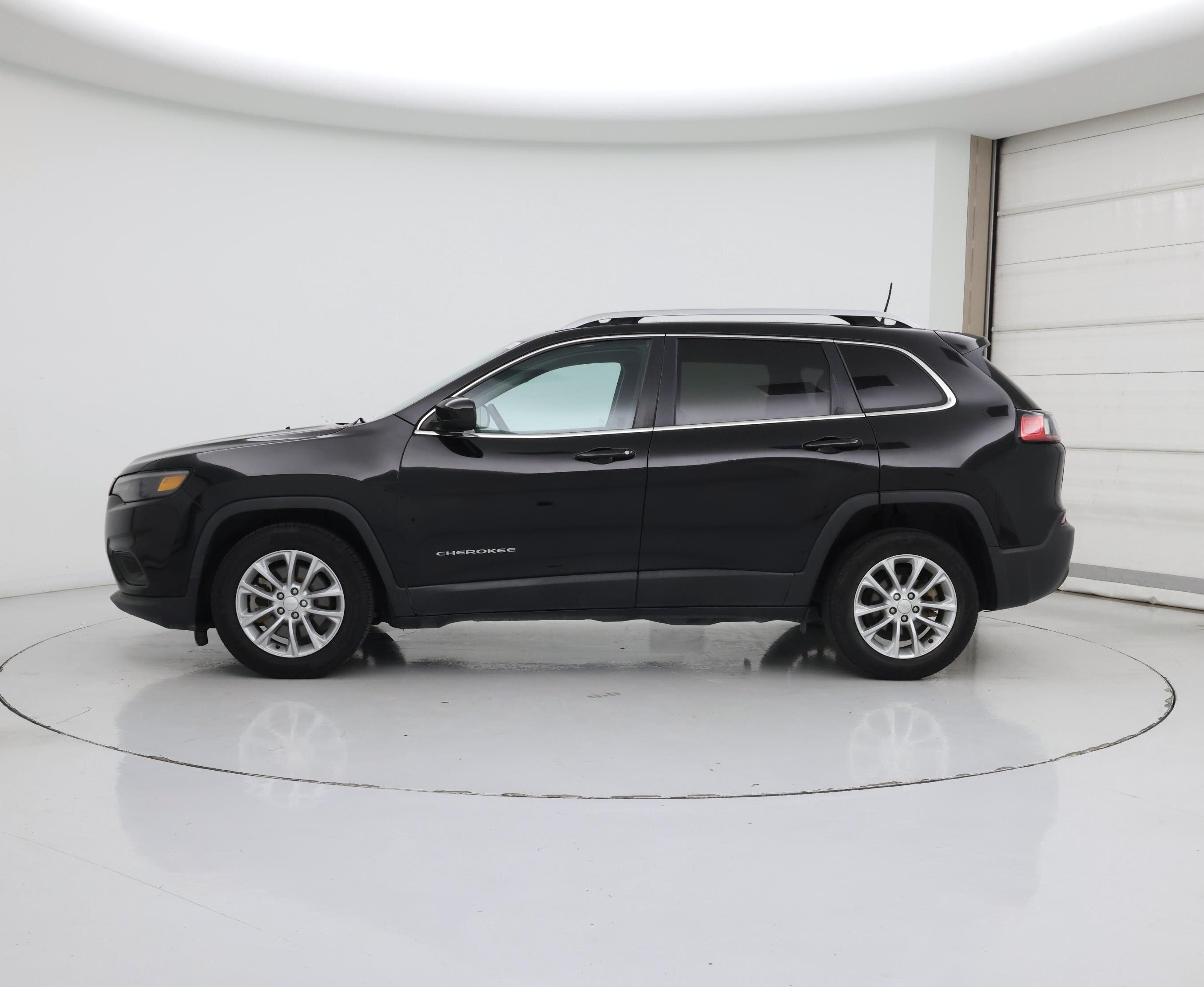 Thumbnail: 2019 Jeep Cherokee - 3