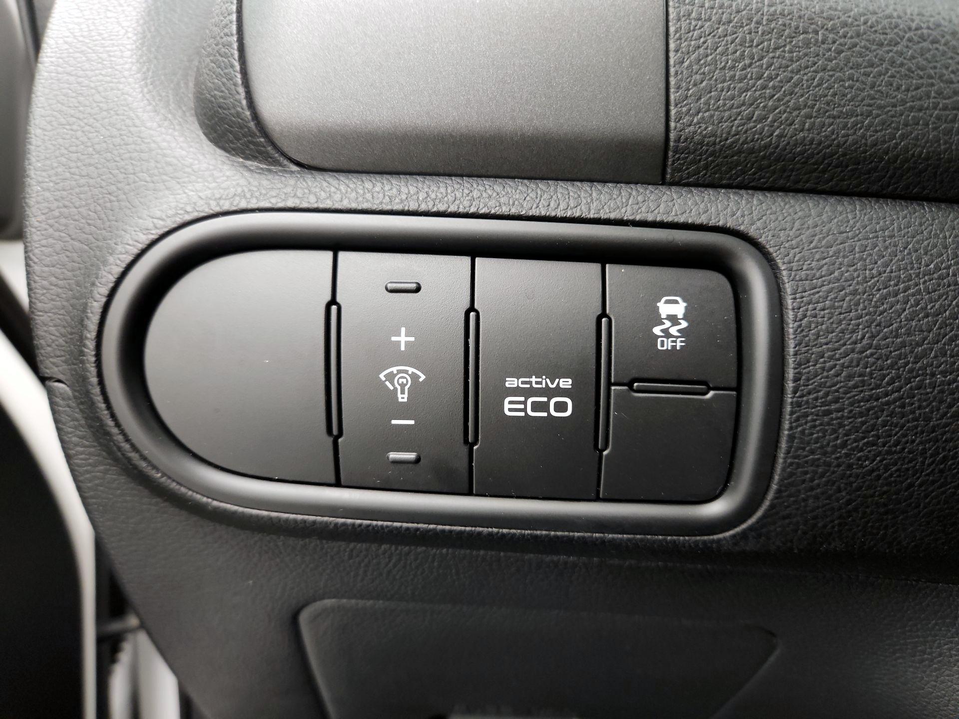 Thumbnail: 2016 Kia Forte - 13