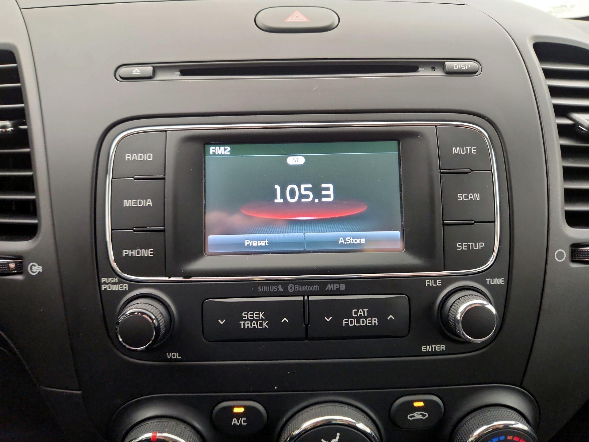 Thumbnail: 2016 Kia Forte - 15