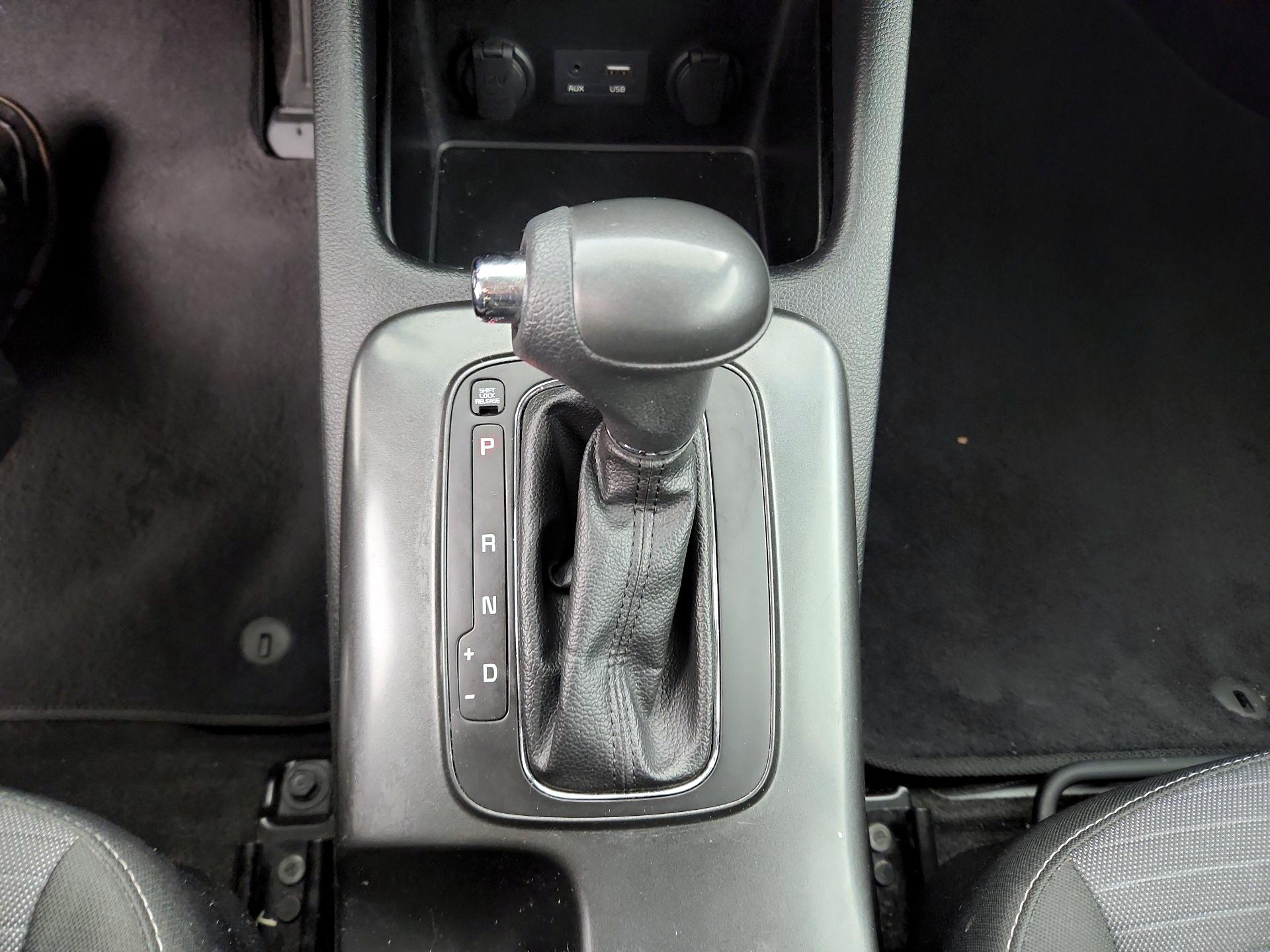 Thumbnail: 2016 Kia Forte - 17