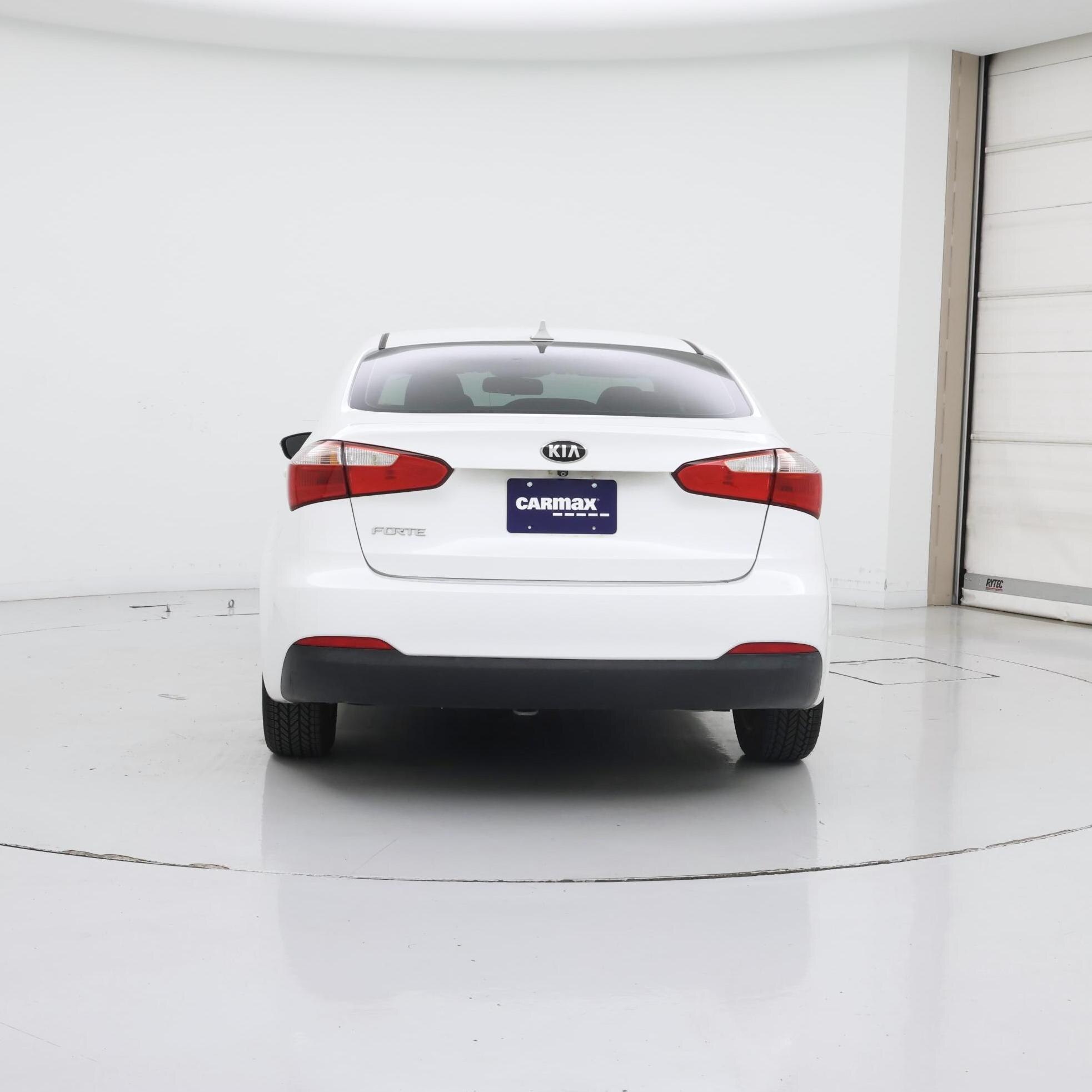 Thumbnail: 2016 Kia Forte - 6