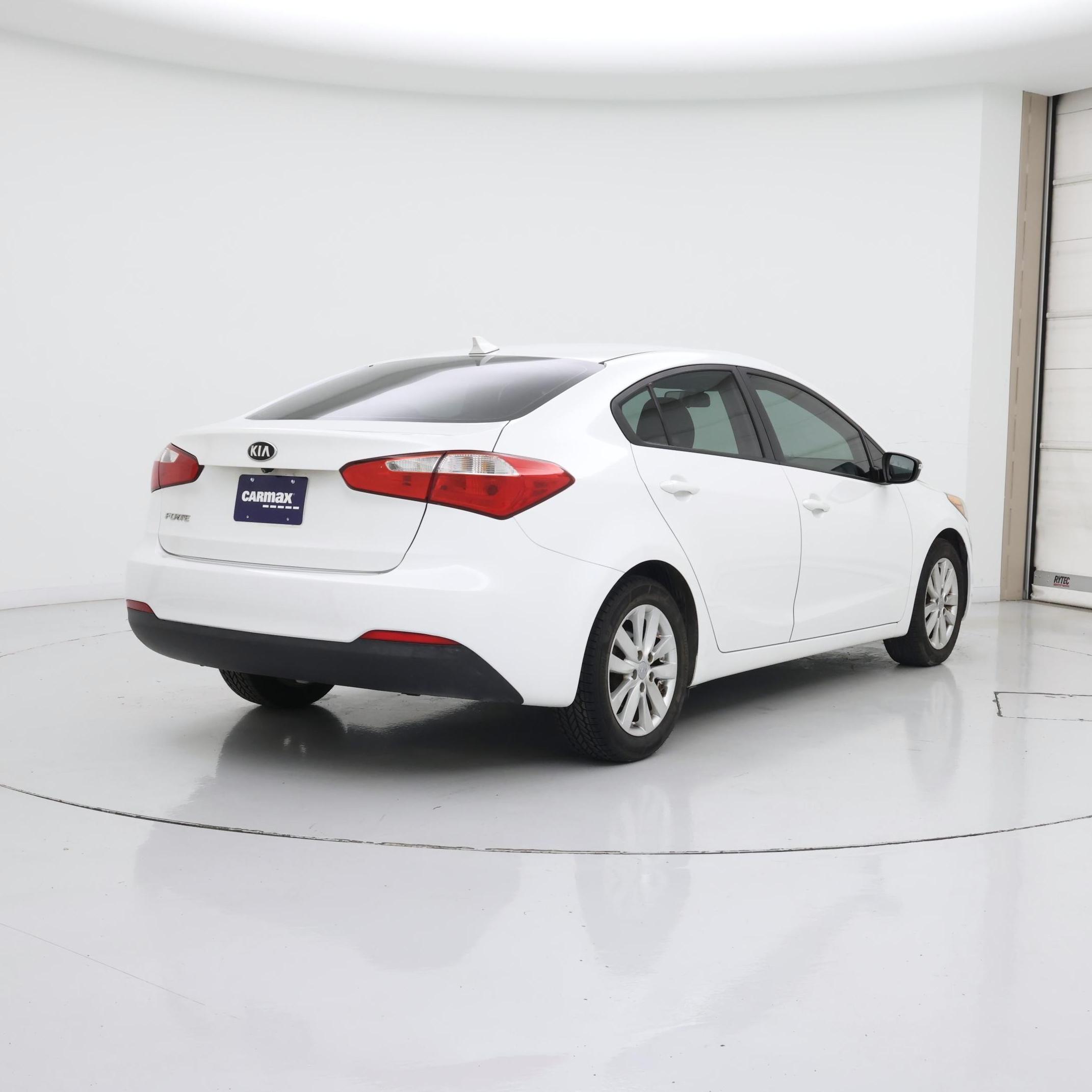 Thumbnail: 2016 Kia Forte - 8
