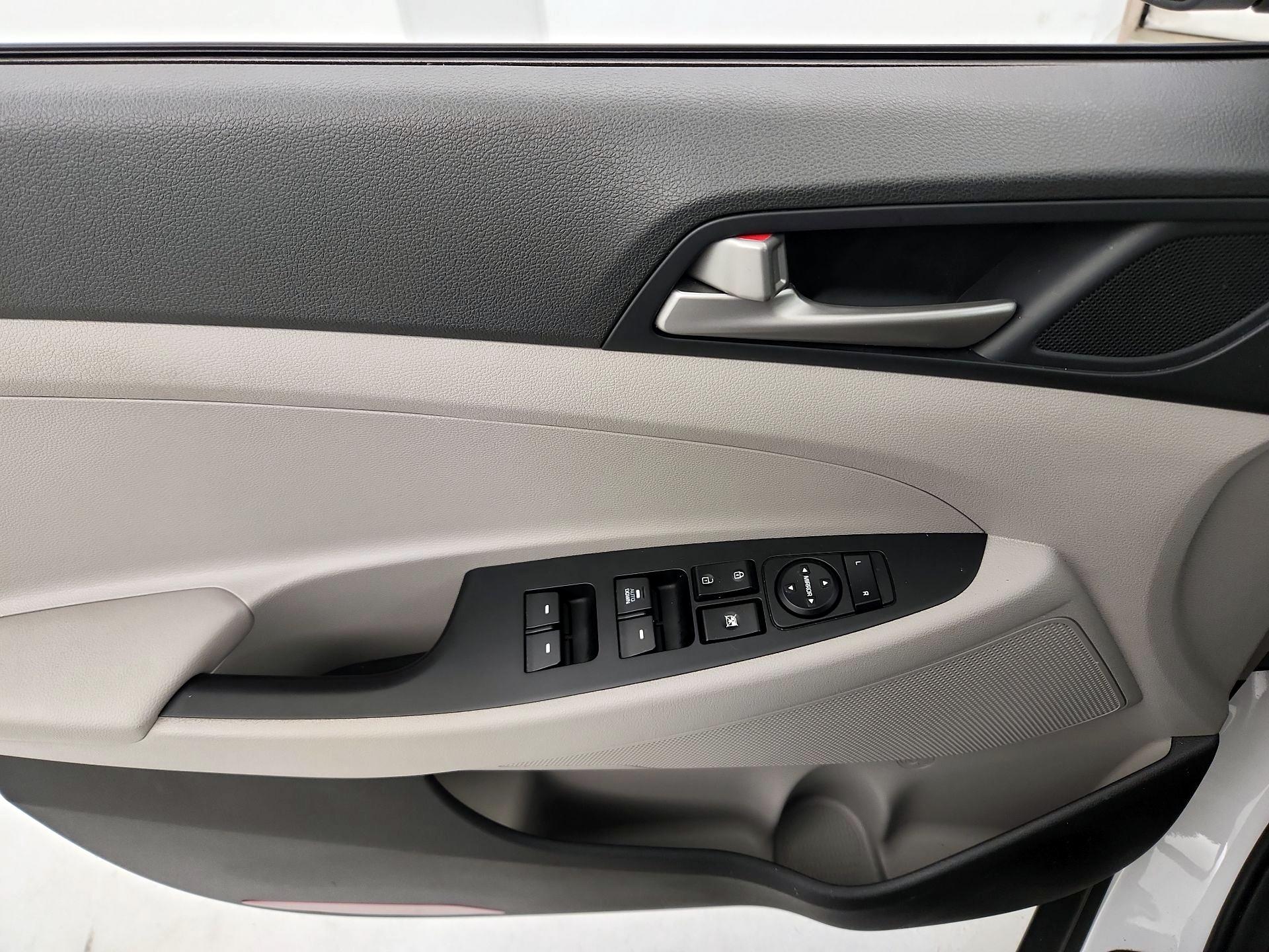 Thumbnail: 2018 Hyundai Tucson - 12