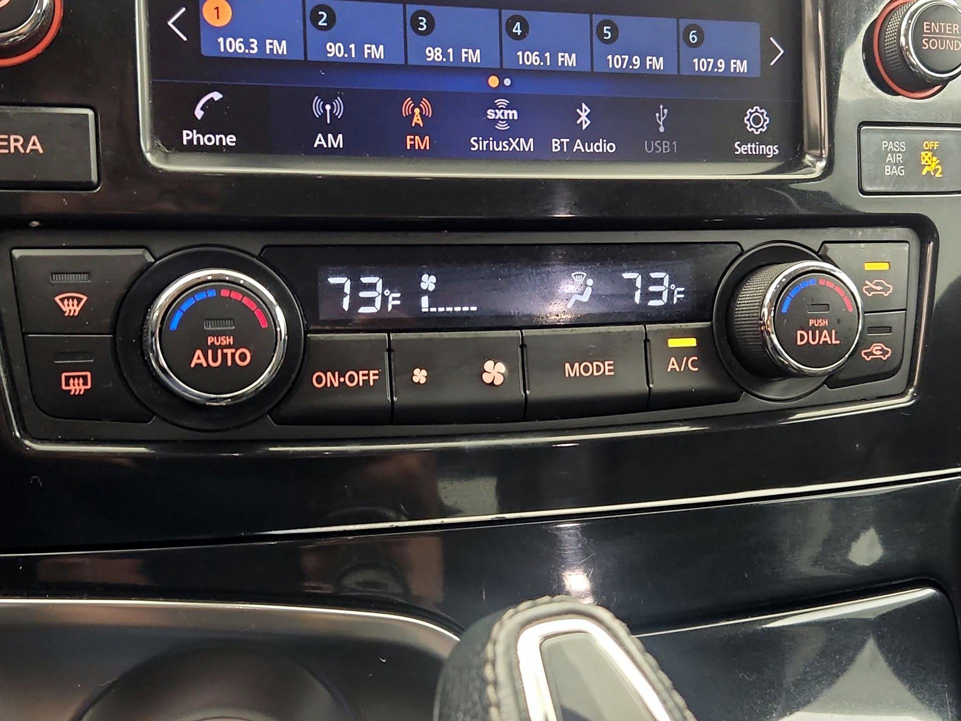 Thumbnail: 2019 Nissan Maxima - 17