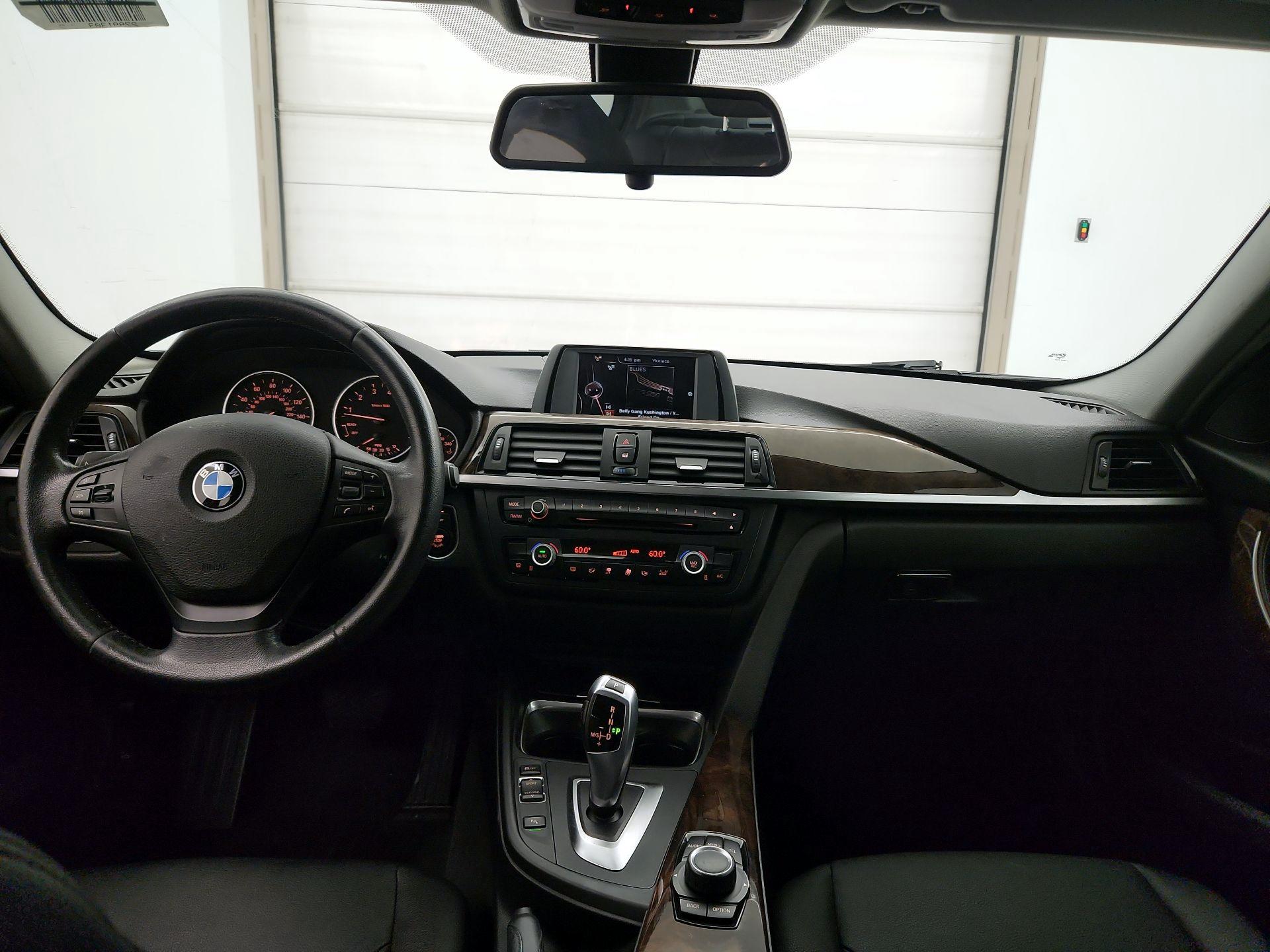 Thumbnail: 2015 BMW 3 Series - 9