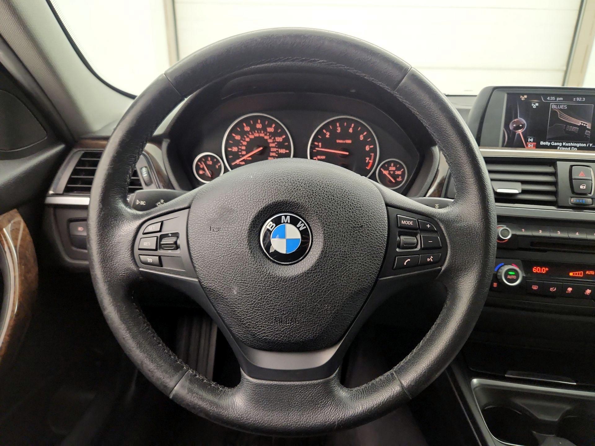 Thumbnail: 2015 BMW 3 Series - 10