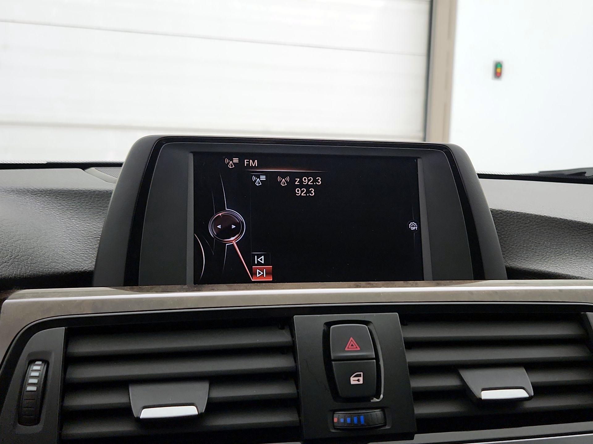 Thumbnail: 2015 BMW 3 Series - 15