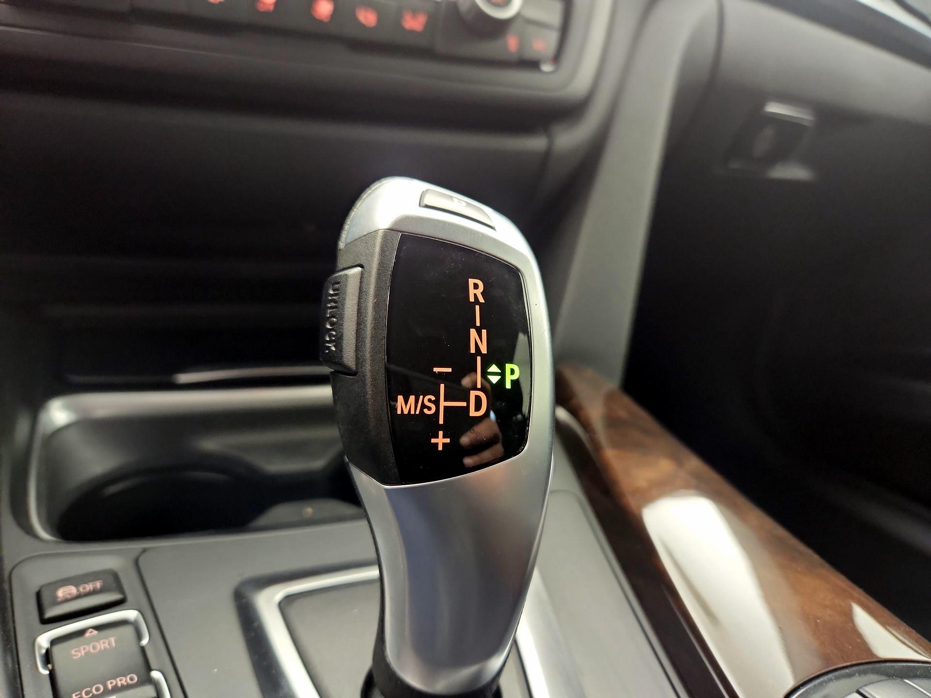 Thumbnail: 2015 BMW 3 Series - 17