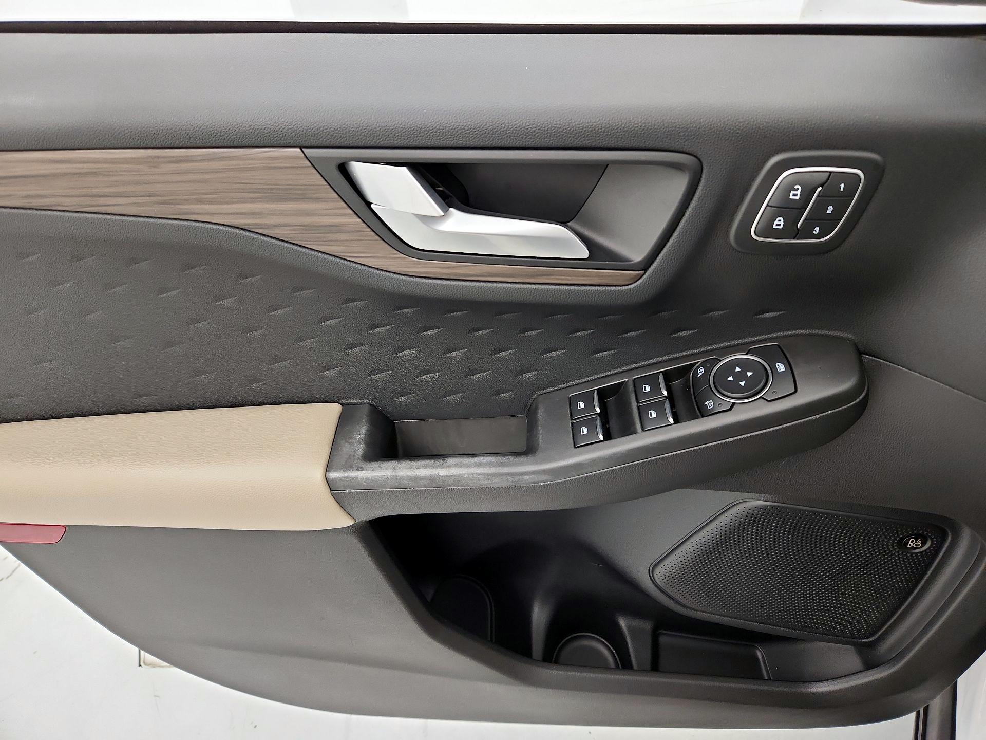 Thumbnail: 2020 Ford Escape - 12