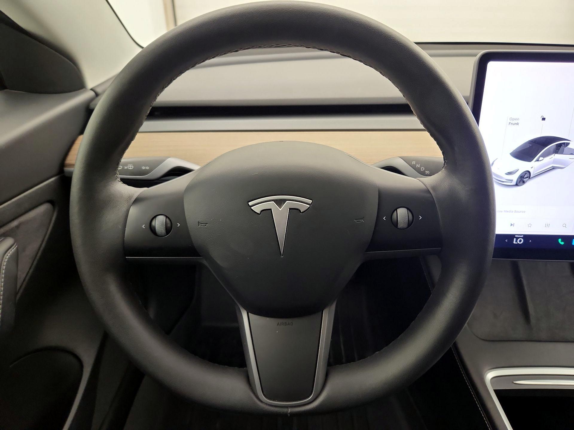 Thumbnail: 2021 Tesla Model 3 - 10