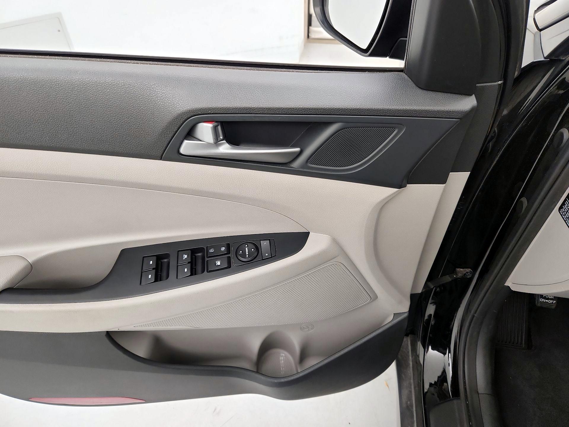 Thumbnail: 2017 Hyundai Tucson - 12