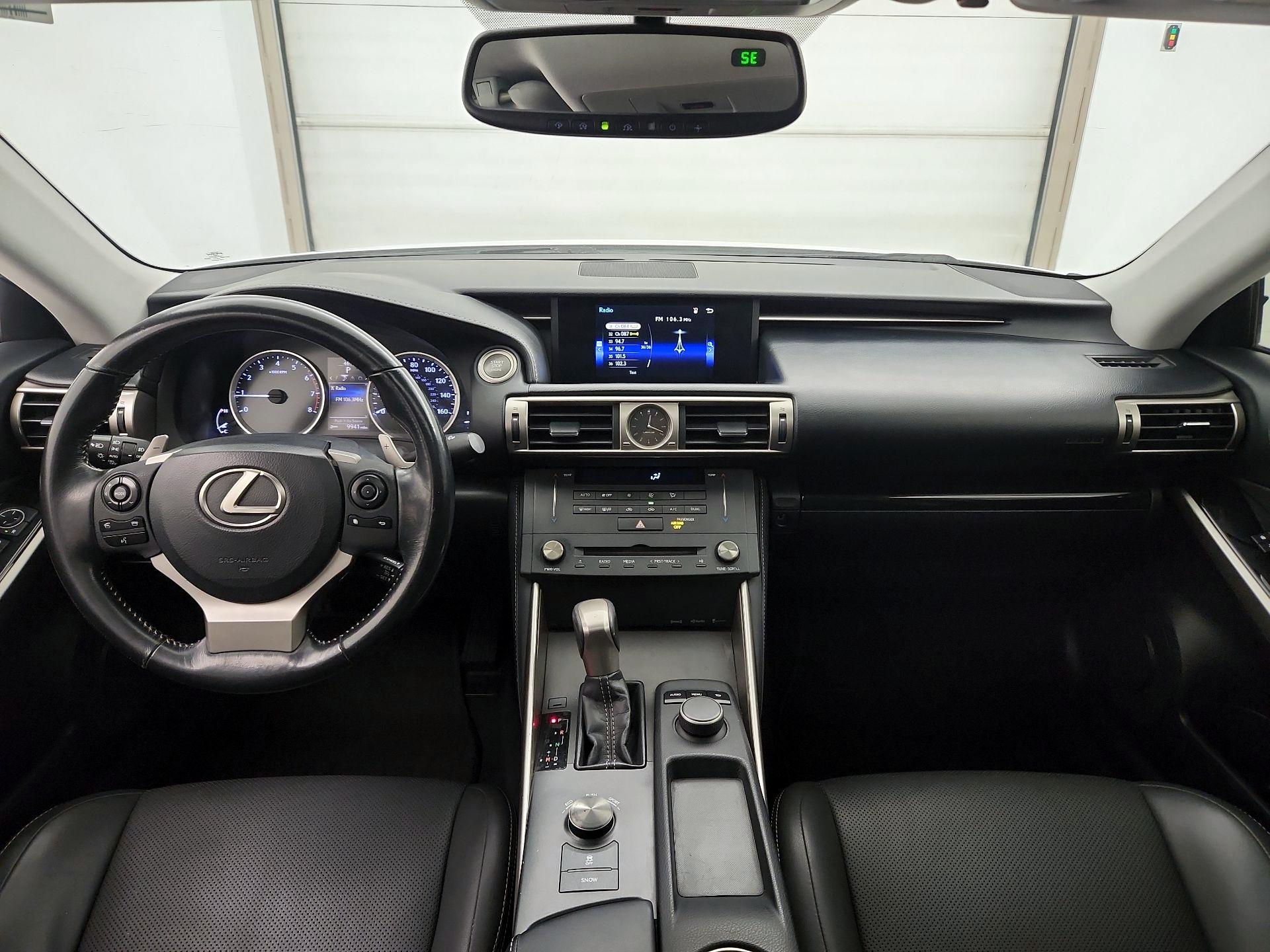 Thumbnail: 2016 Lexus IS - 9