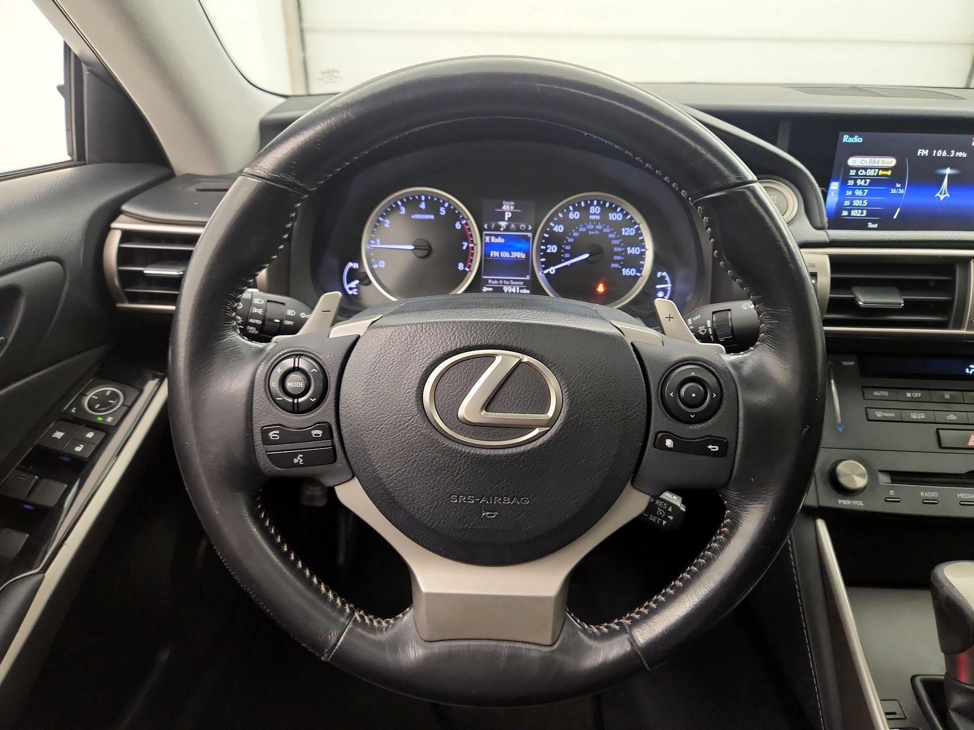 Thumbnail: 2016 Lexus IS - 10